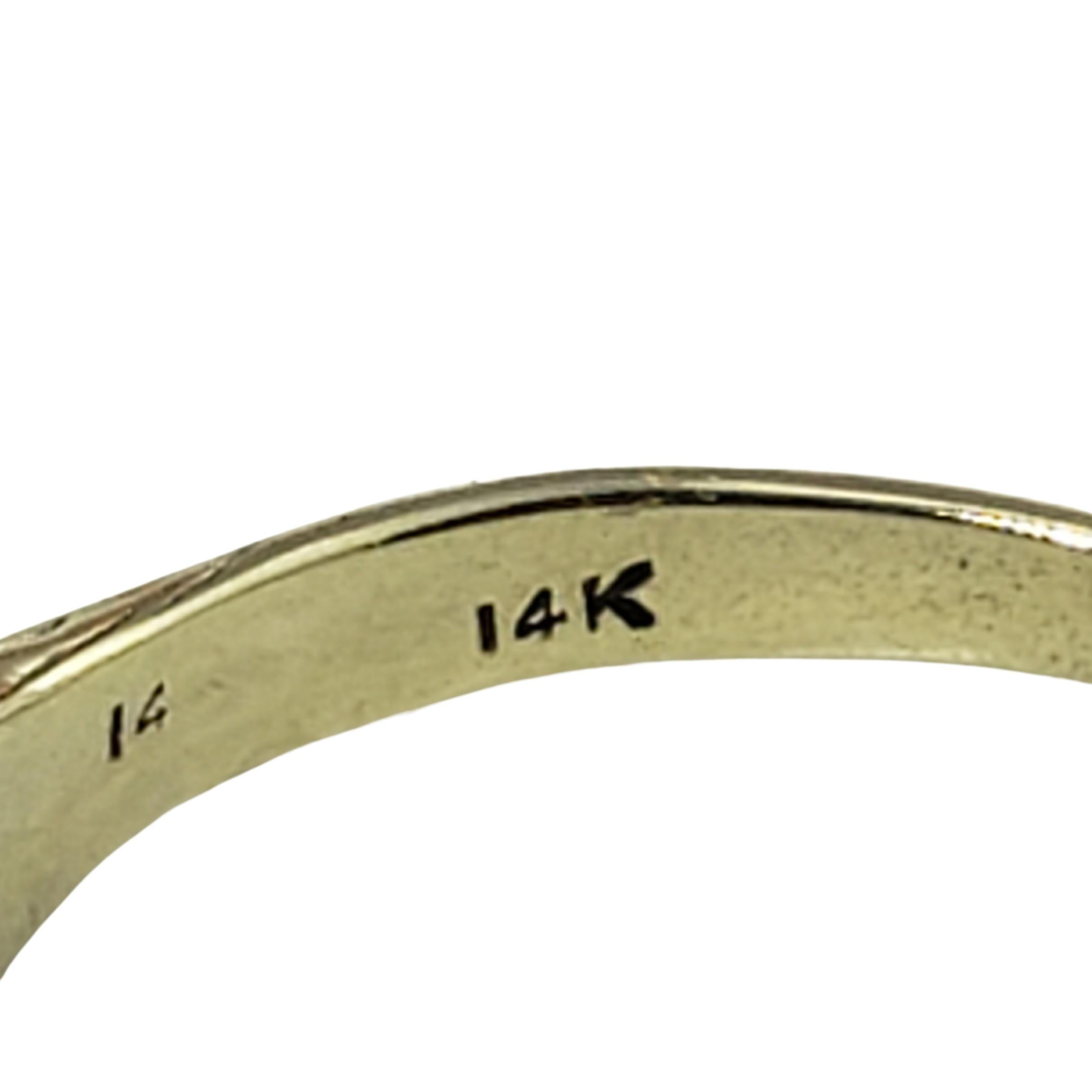 14 Karat Gelb-/Weißgold und Diamant-Ring Größe 7,5 im Zustand „Gut“ im Angebot in Washington Depot, CT