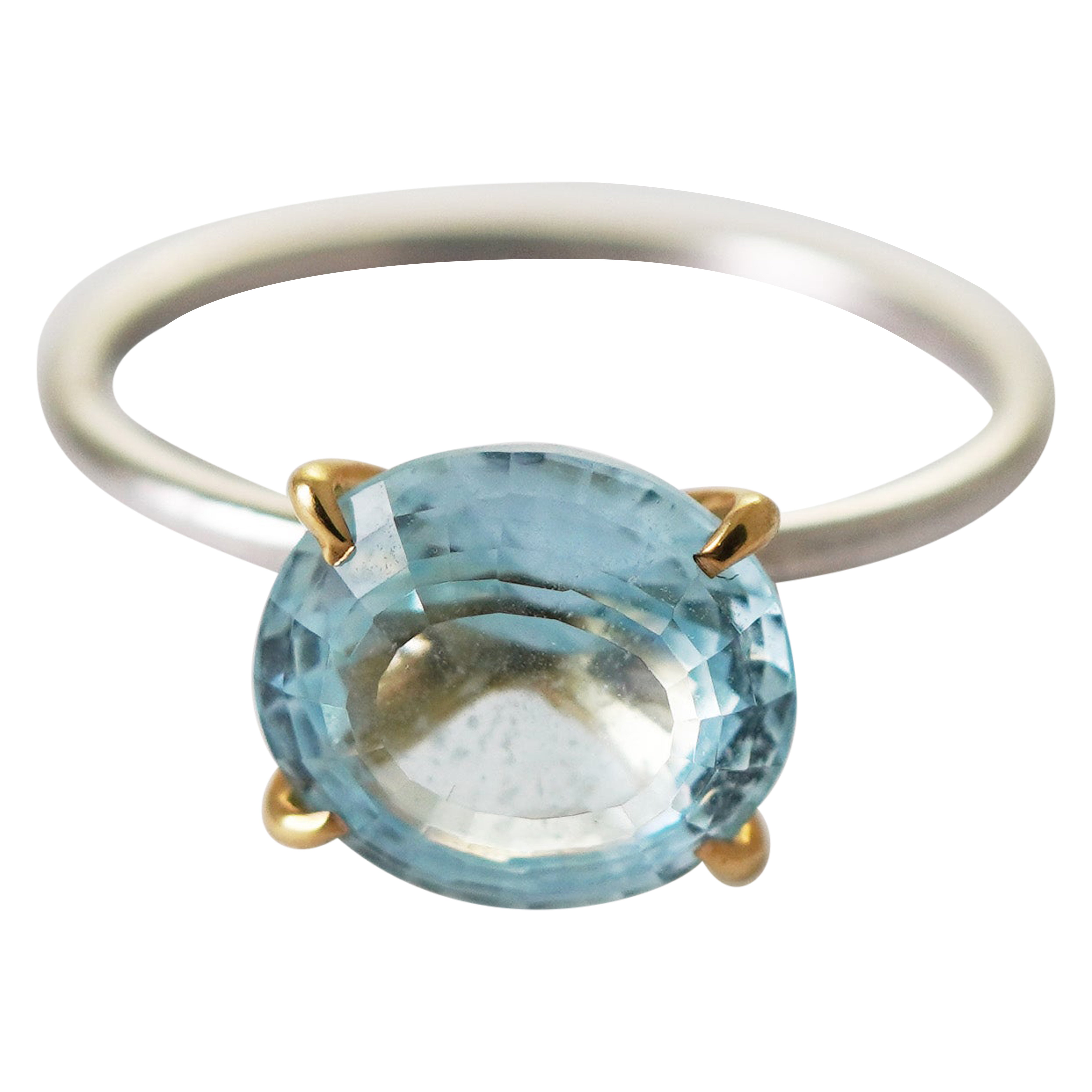 Anello con acquamarina in oro giallo e bianco 14 carati in vendita