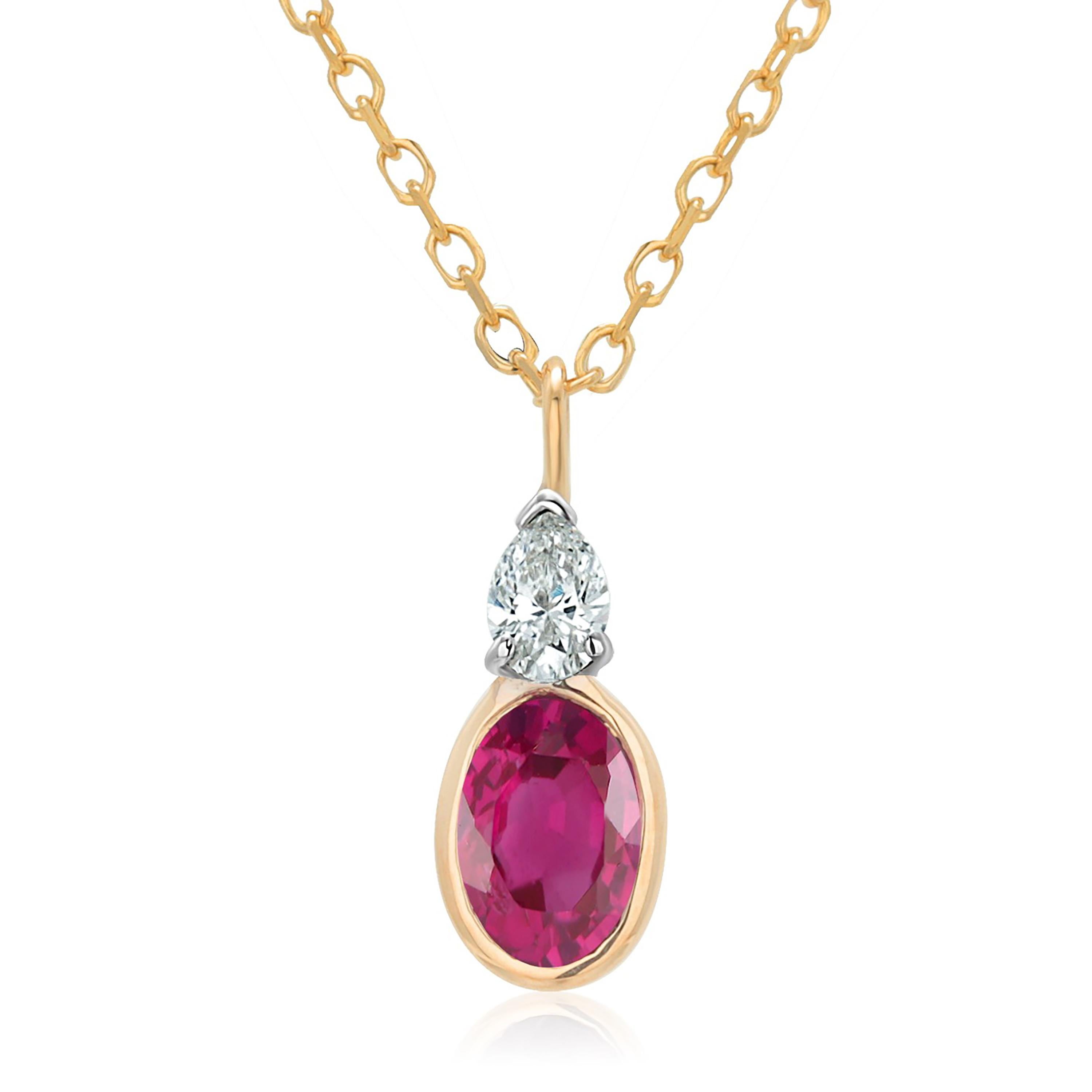 Montre en or jaune et blanc 14 carats sertie d'un rubis ovale  Pendentif diamant poire en vente 1