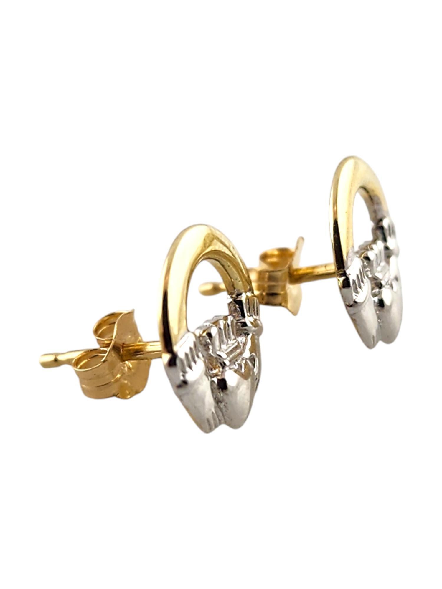 14 Karat Yellow & White Gold Claddagh Earrings

These gorgeous claddagh stud earrings were meticulously crafted from 14K yellow and white gold!

Size: 10.05mm X 10.1mm X 1.55mm

Weight: 1.45 g/ 0.93 dwt

Hallmark: SD 585

Very good condition,