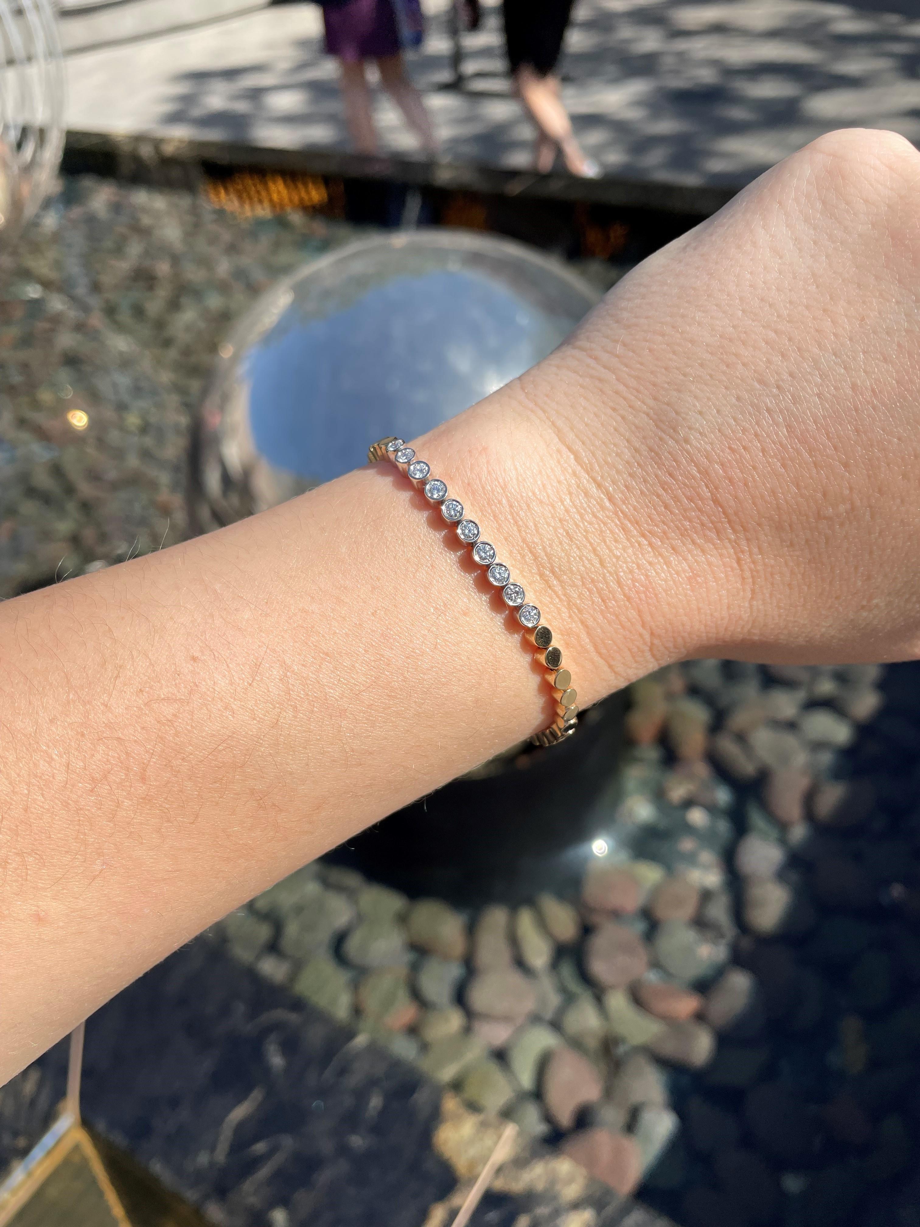 Armband aus 14 Karat Gelb- und Weißgold mit Diamanten im Kreis (Rundschliff) im Angebot