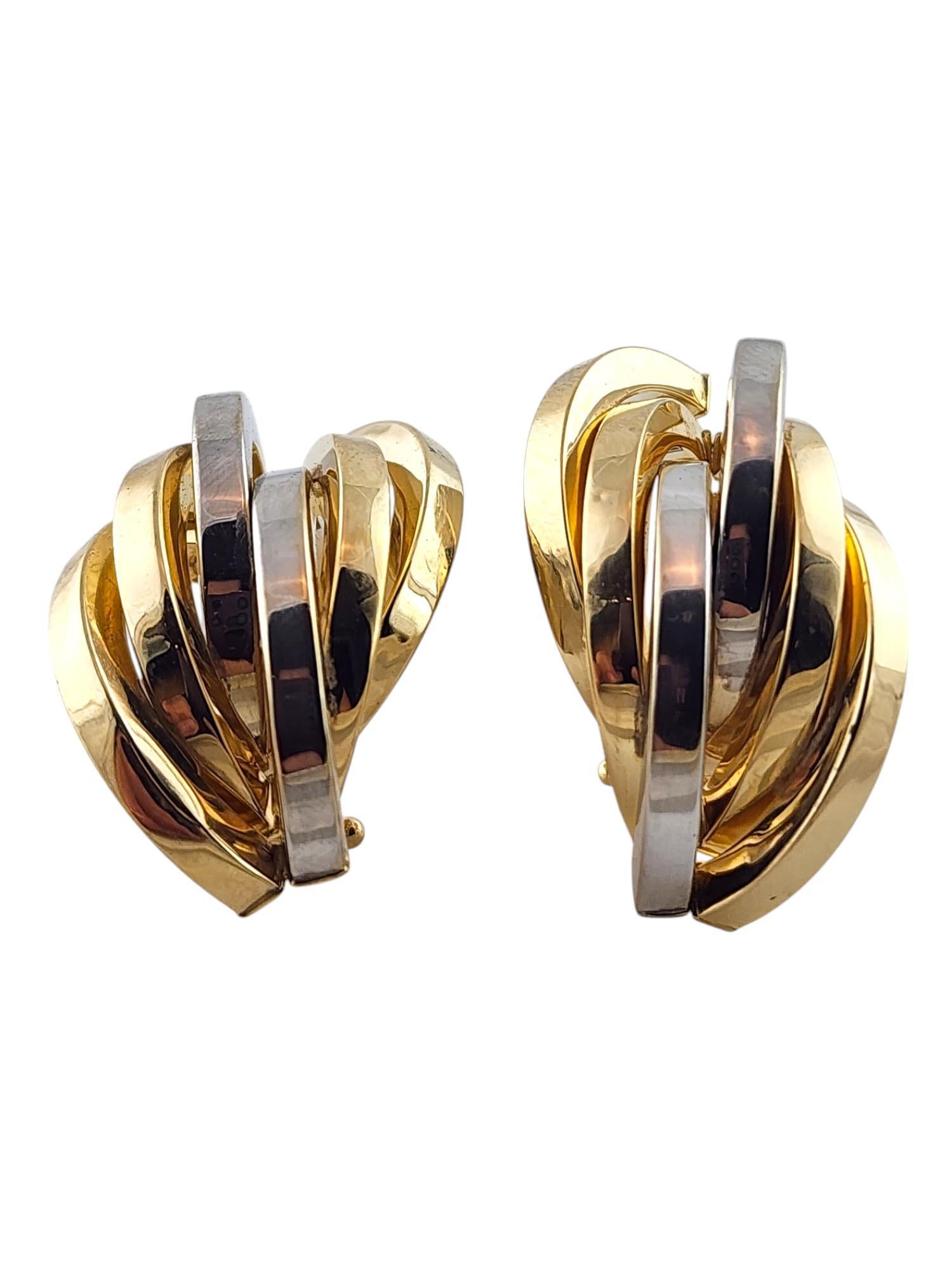 14 Karat Yellow & White Gold Omega Back Abstract Half Hoop Earrings

This beautiful set of abstract half hoop earrings were meticulously crafted from 14K yellow & white gold!

Size: 34.23mm X 19.43mm X 14.0mm

Weight: 12.2 g/ 7.8 dwt

Hallmark: Au