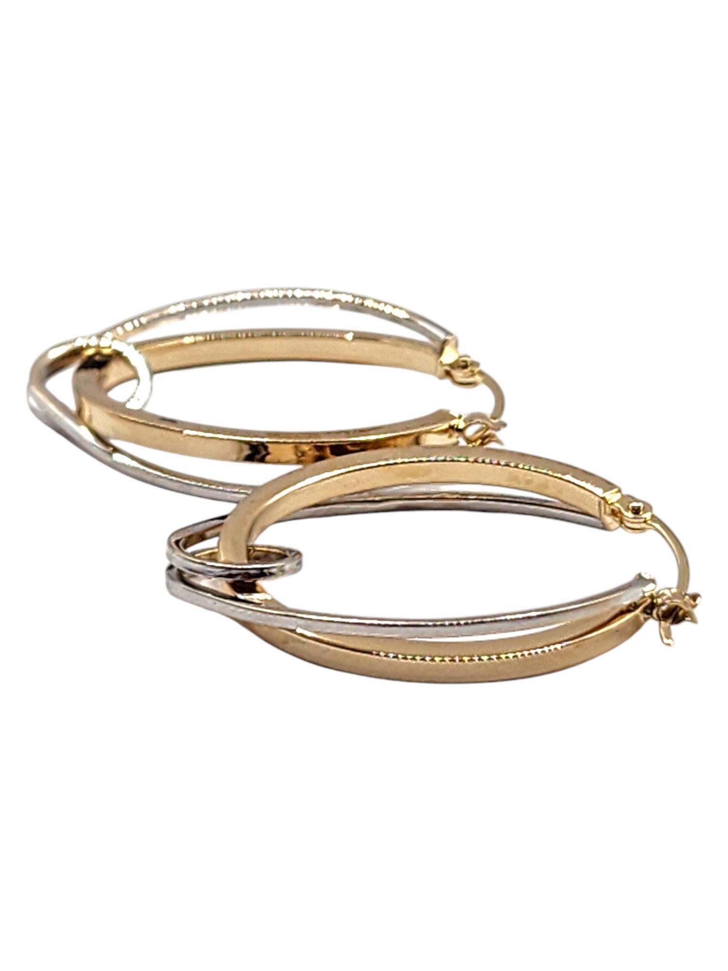 14 Karat Gelb- und Weißgold Oval-Ohrringe #22578 Damen im Angebot