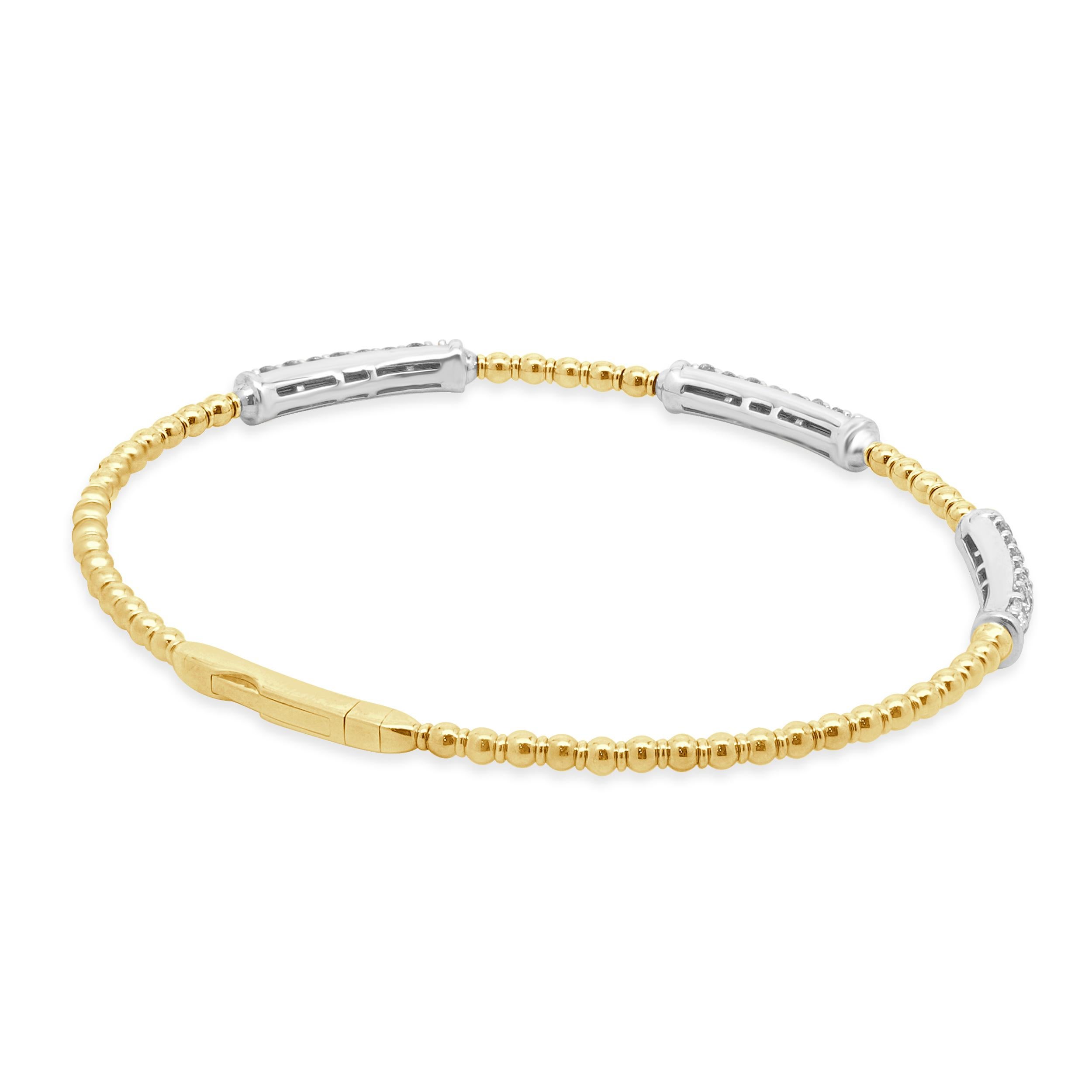 Pulsera brazalete con diamantes en pavé de oro amarillo y blanco de 14 quilates Corte redondo en venta