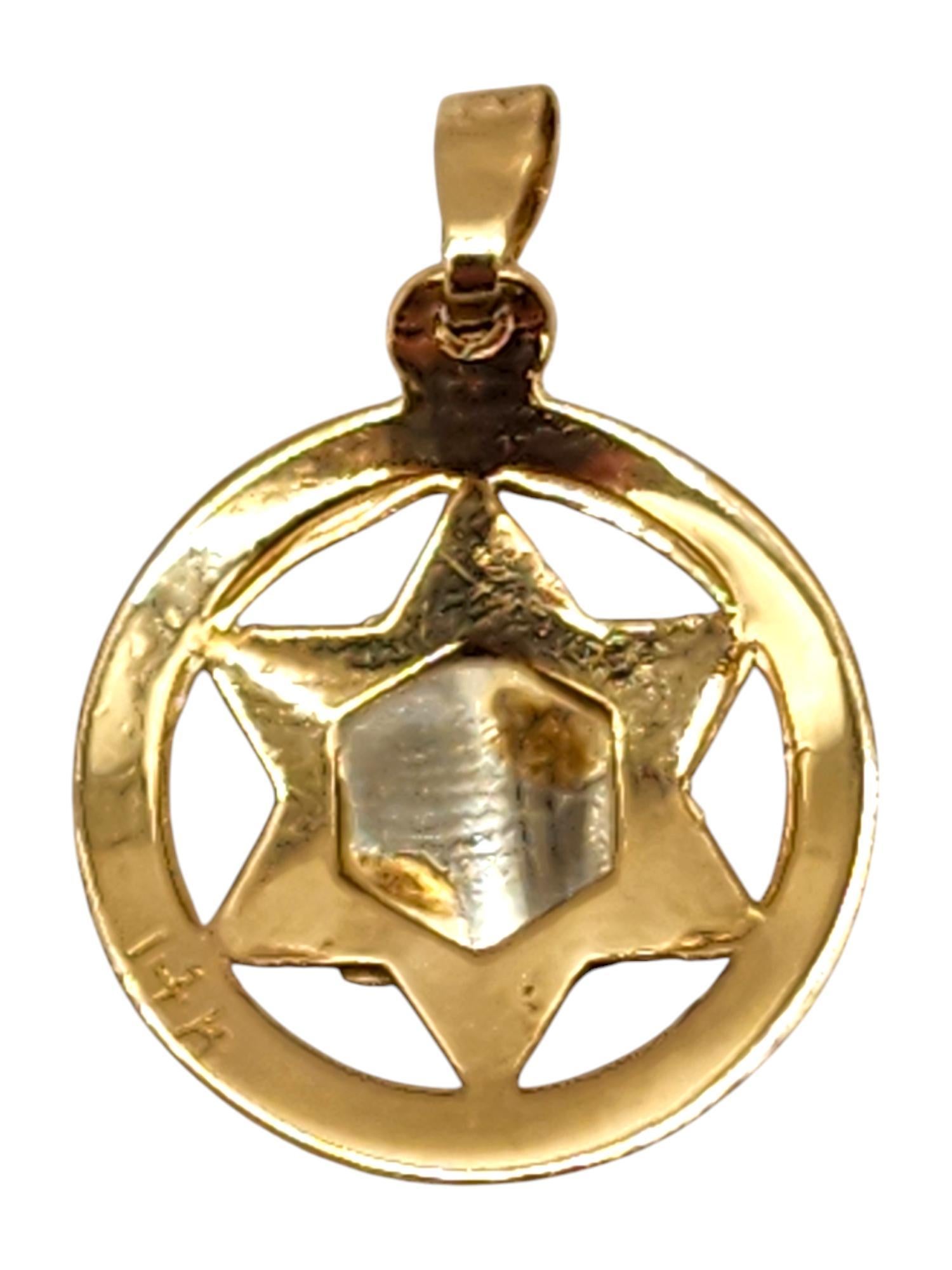 Étoile de David en or jaune et blanc 14 carats avec breloque Torah n° 19996 Pour femmes en vente