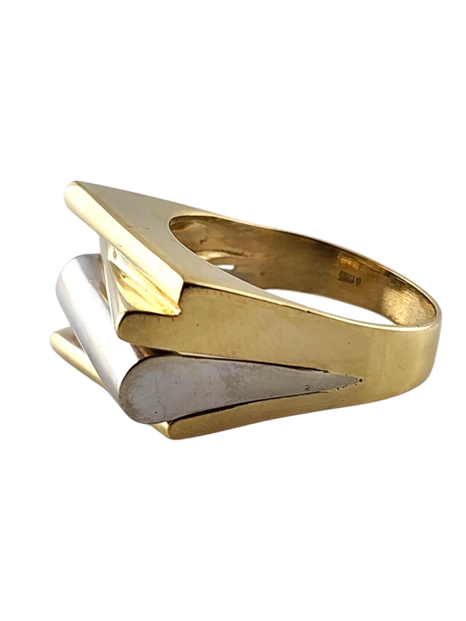 14 Karat Yellow & White Gold Two Tone Geometric Ring Size 10.25

This beautiful geometric style ring is crafted from both 14K yellow and white gold!

Ring size: 10.25
Shank: 4.1mm
Front: 19.8mm X 12.8mm X 6.4mm

Weight: 12.0 g/ 7.74 dwt

Hallmark: