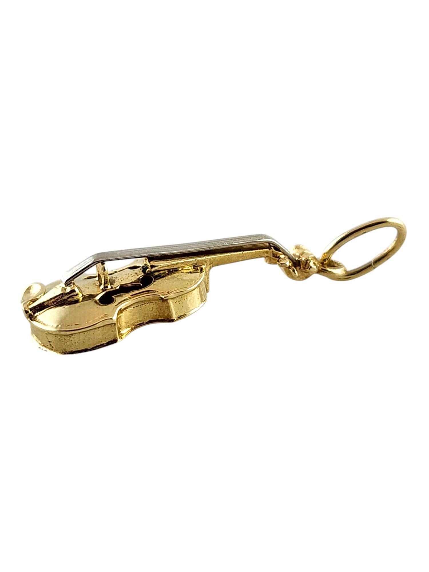14 Karat Yellow & White Gold Violin Charm #19399 In Good Condition In Washington Depot, CT