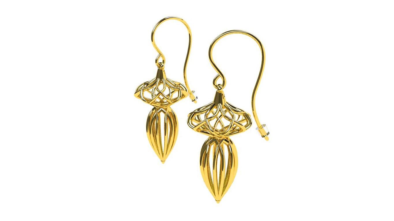 Série de boucles d'oreilles en dentelle arabesque : Ces boucles d'oreilles en or jaune 14 carats sont issues d'un certain nombre d'inspirations. J'utilise mes idées sculpturales avec des motifs en moire, des dimensions, de la dentelle et de la