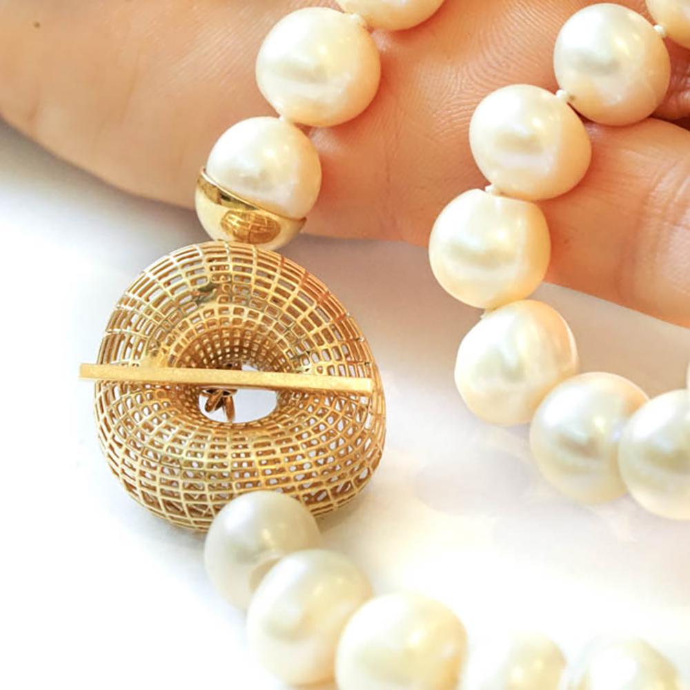 Collier et clous d'oreilles en or 14 carats, ensemble unique de perles d'eau douce et de perles Pour femmes en vente