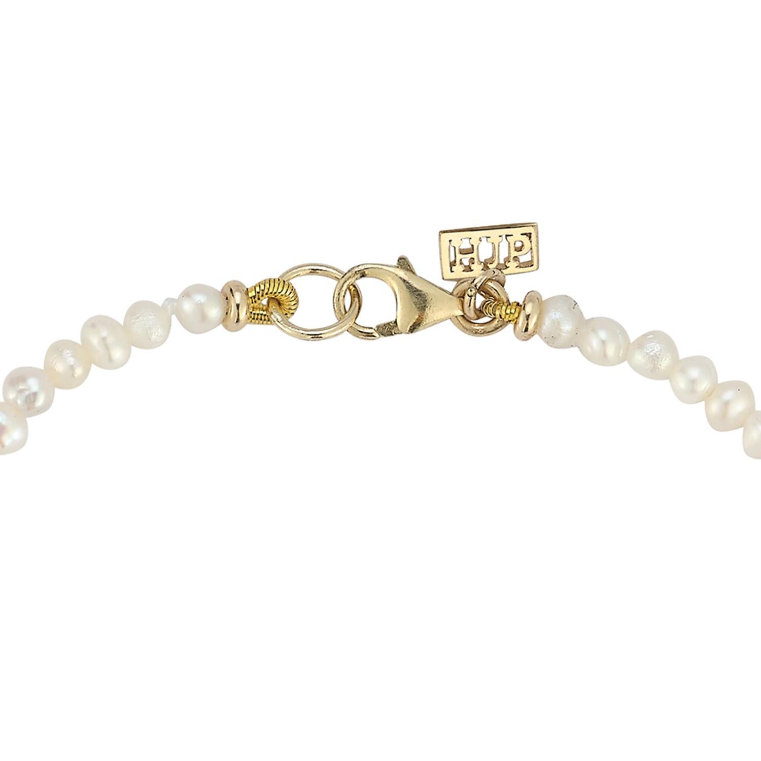 Contemporain Bracelet en or jaune 14 carats avec perles de rocaille et saphirs multi-saphirs et rubis en vente