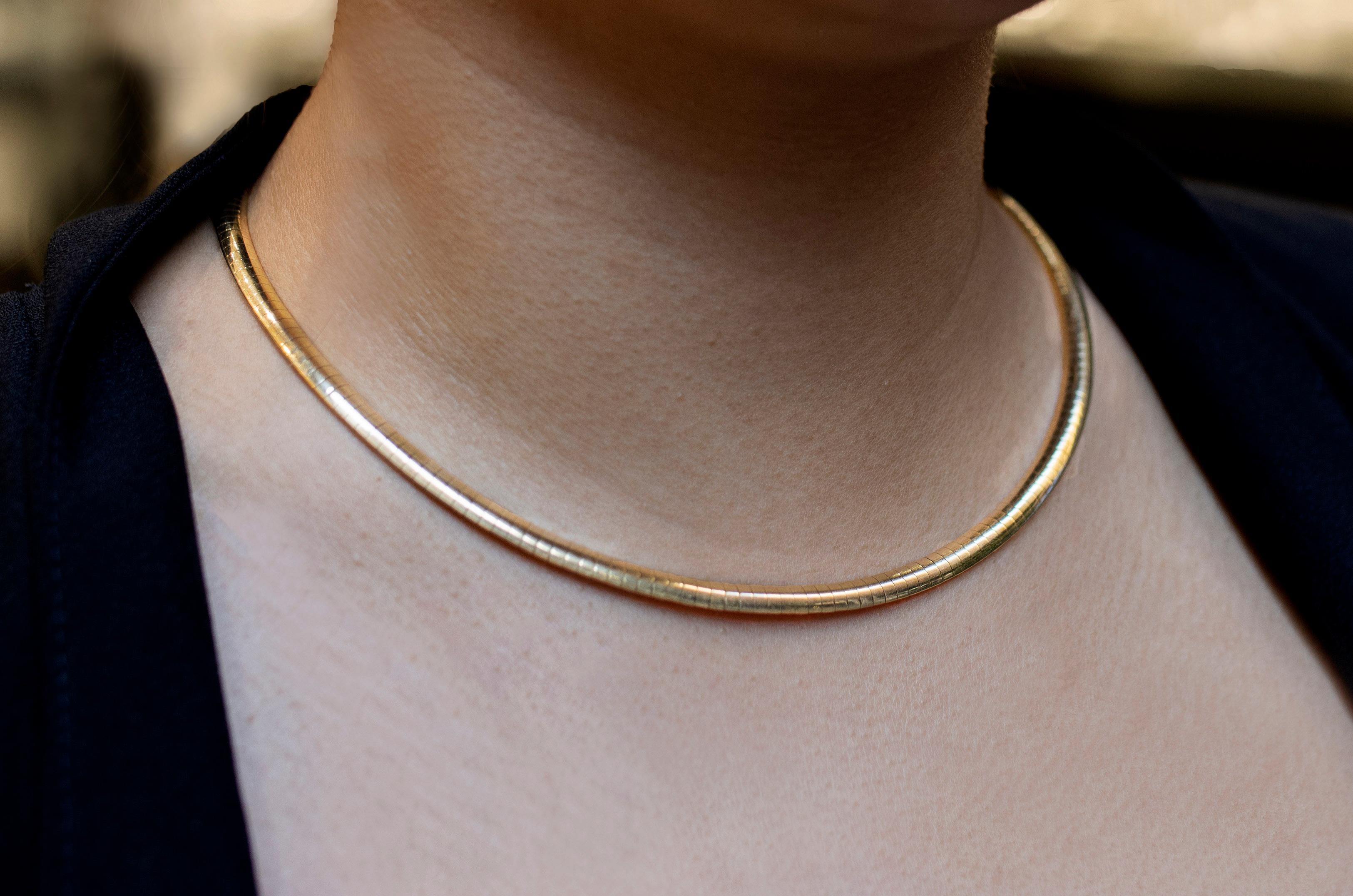  14 Karat Gelbgold Omega Kette Halskette im Zustand „Gut“ im Angebot in New York, NY