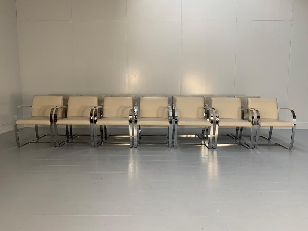 14 Knoll Studio „Brno Flat Bar“ Sessel - in Chrom und elfenbeinfarbenem Leder im Zustand „Gut“ im Angebot in Barrowford, GB