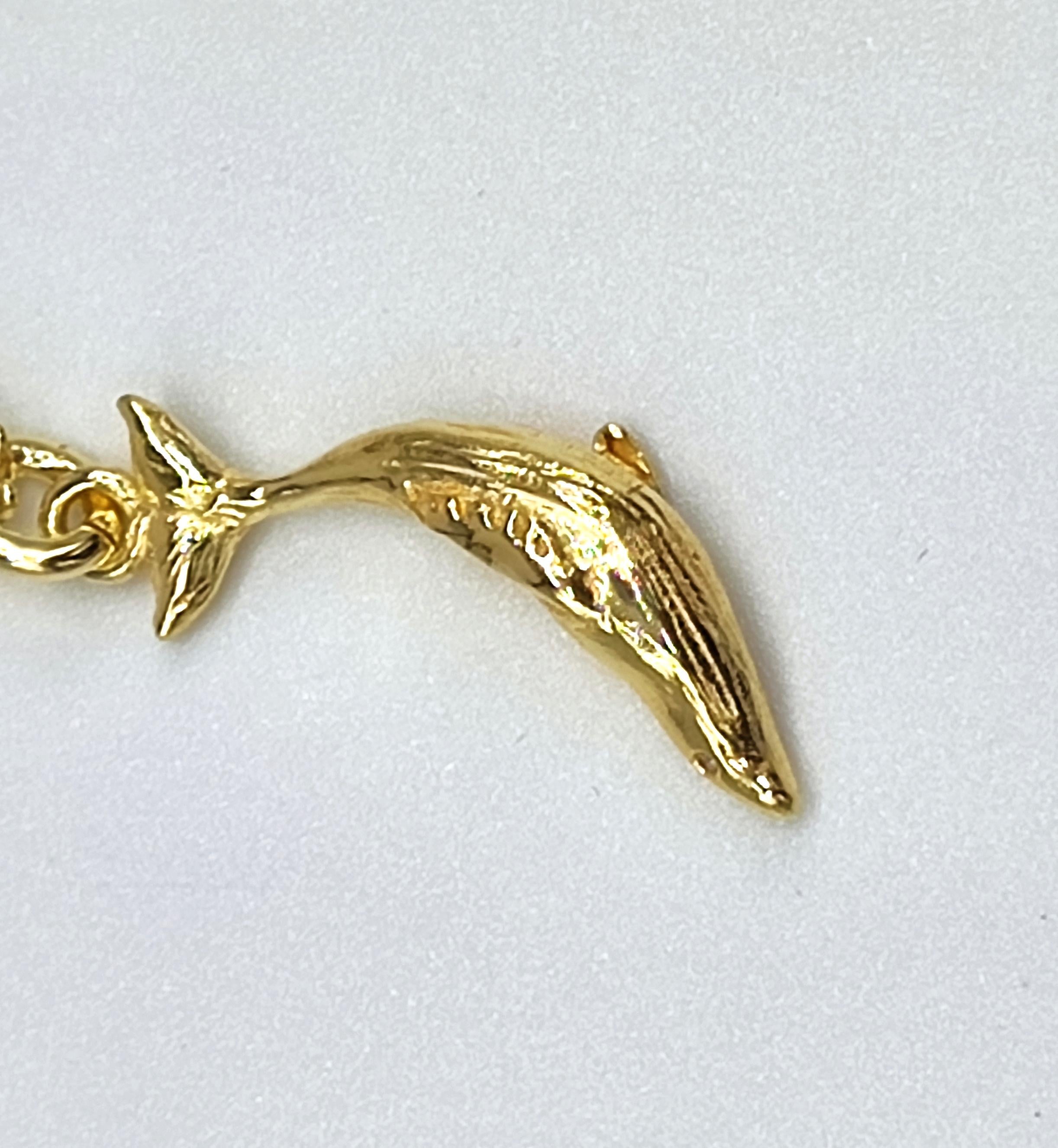 Collana in oro 14 carati e brillanti con ciondolo a forma di balena In condizioni Nuovo in vendita a Roma, RM