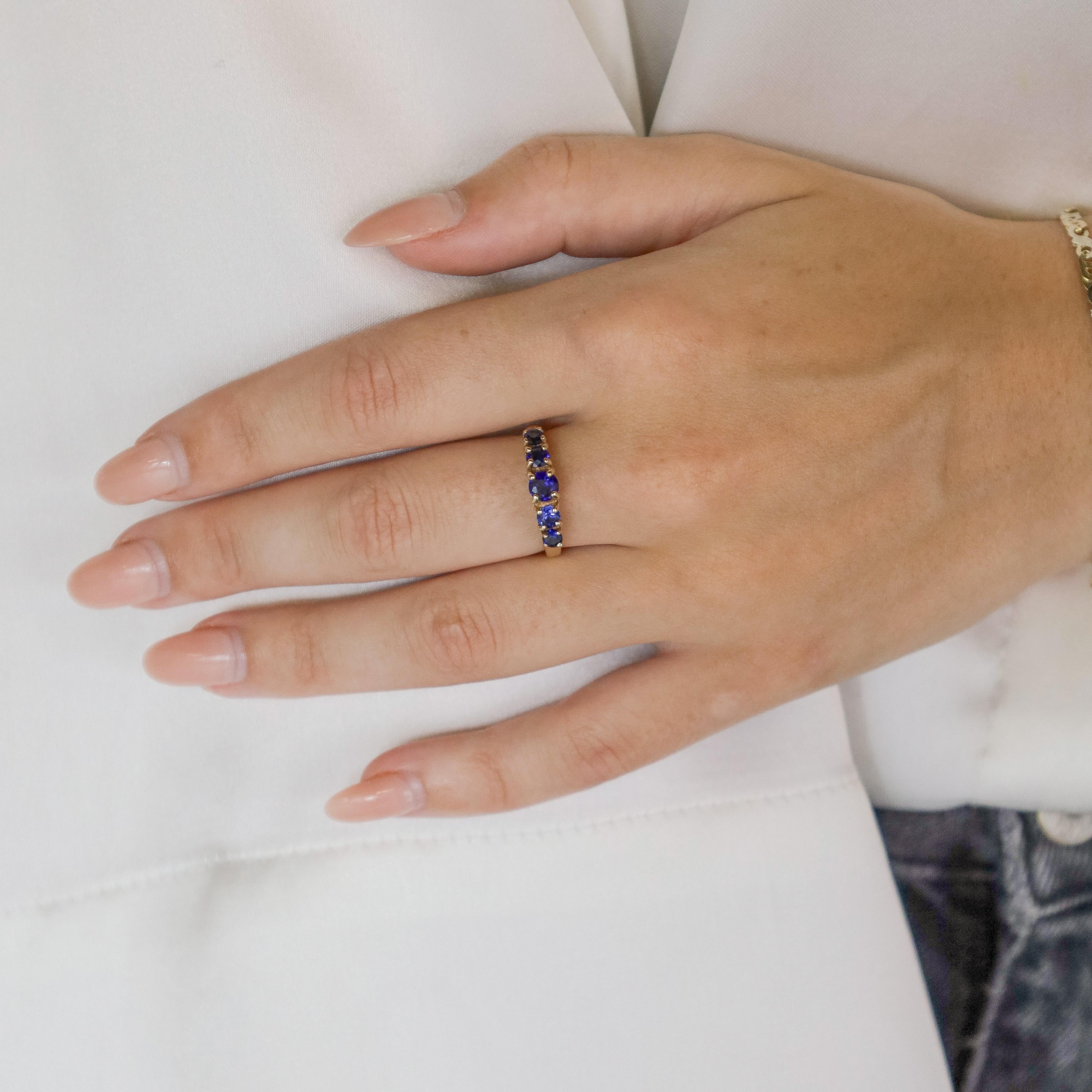 14k Yellow Gold Ring Five round-Cut Dark Blue Sapphires of about 0.95 carat 1