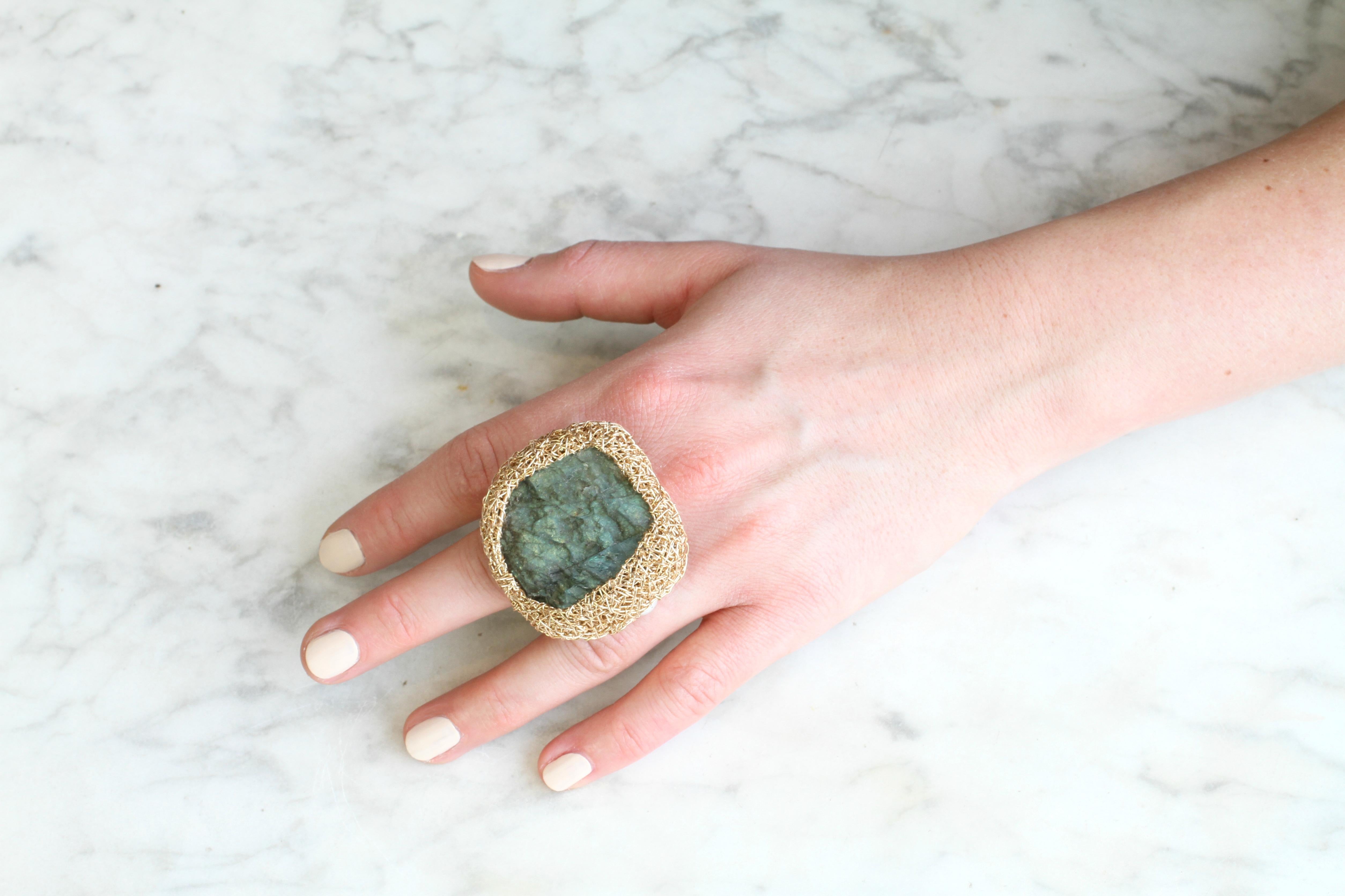 14kt Gold F. Raw Iridescent Labradorite & Pearl Cocktail Artist Statement Ring  For Sale 3