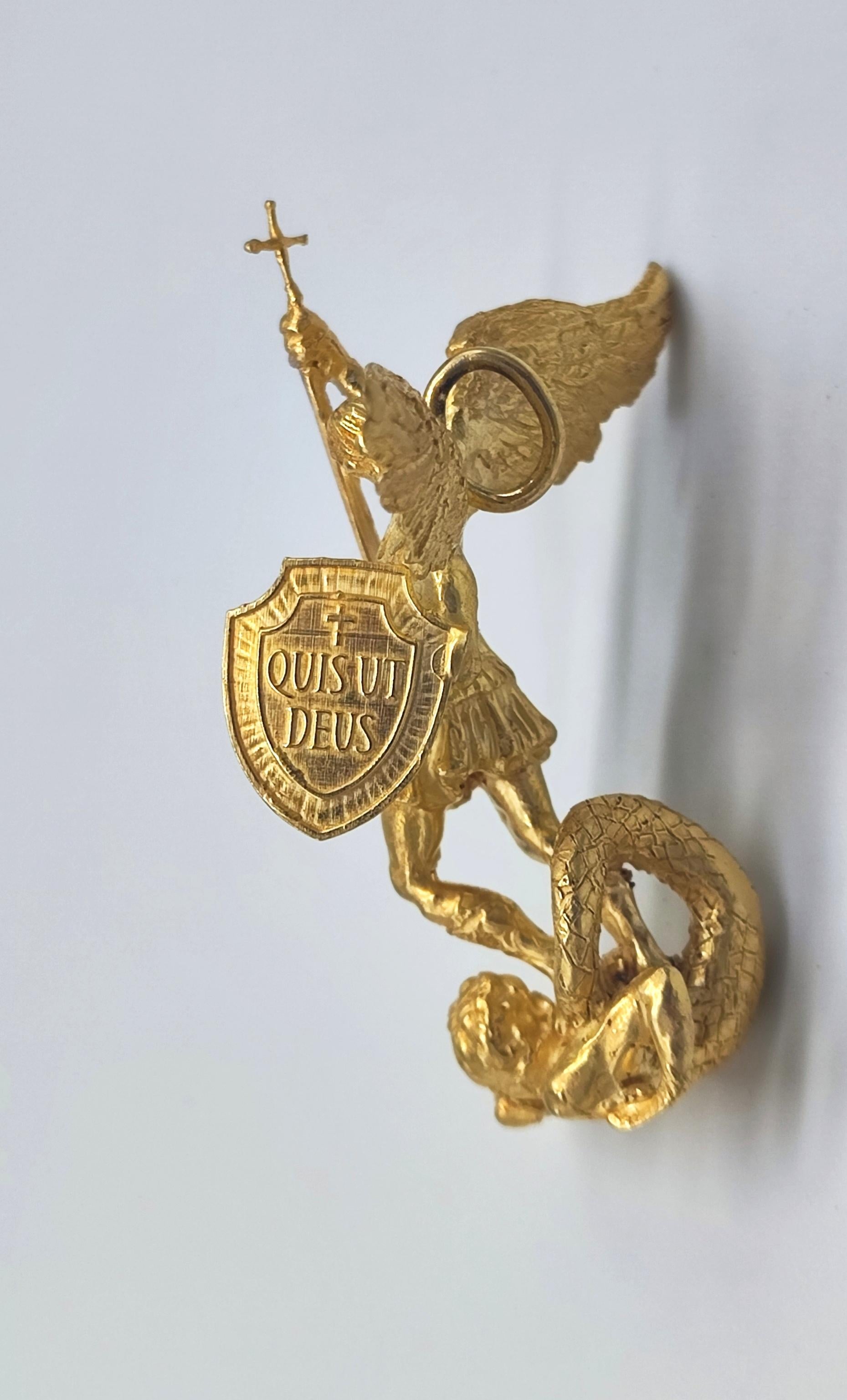 Women's or Men's 14 kt Gold Necklace Saint Michael the Archangel For Sale