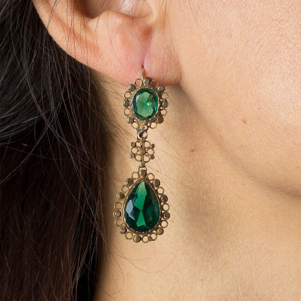 pendant green earings