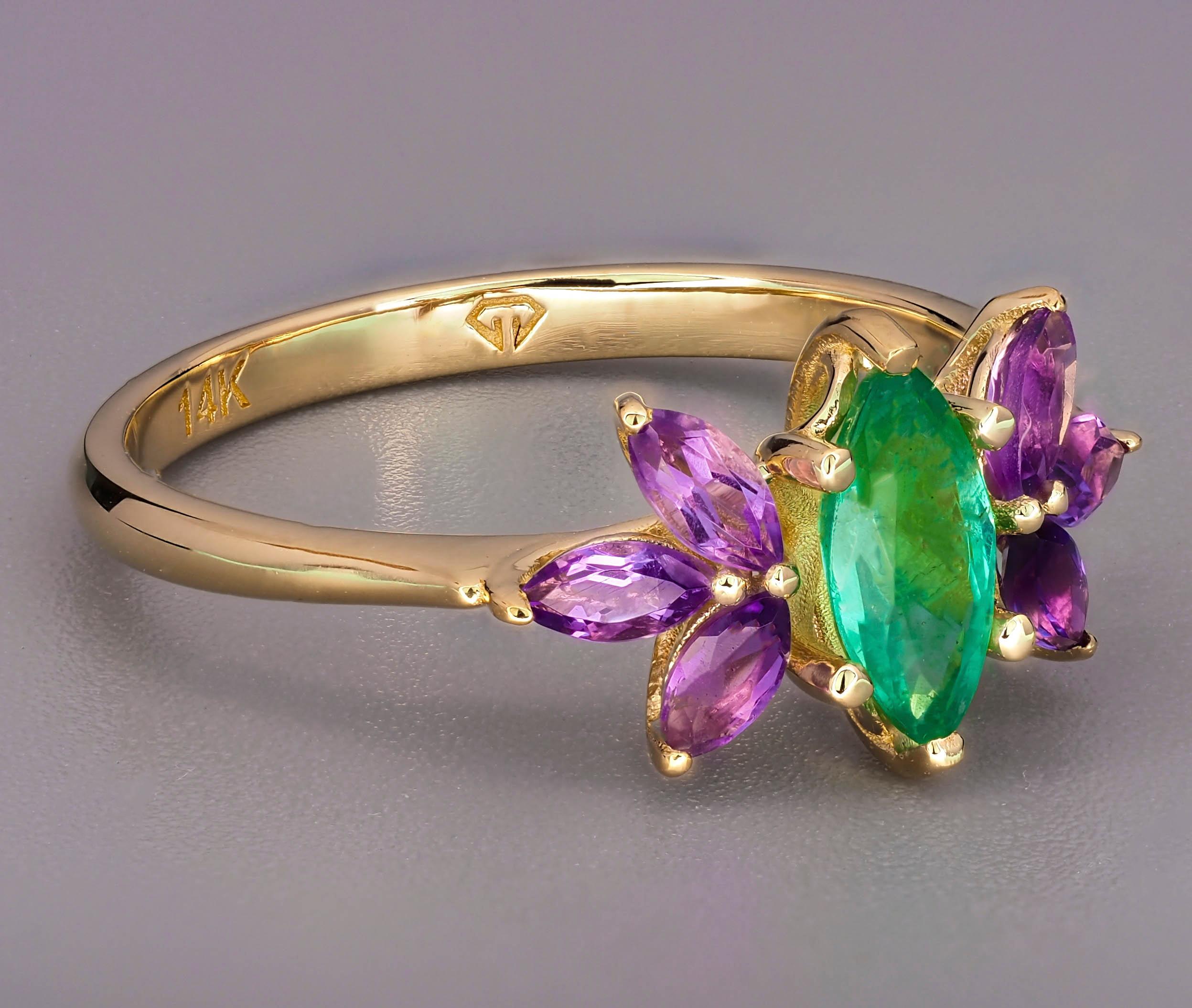 Modern 14 kt. Gold Ring  0.70 ct Emerald  Amethysts. For Sale