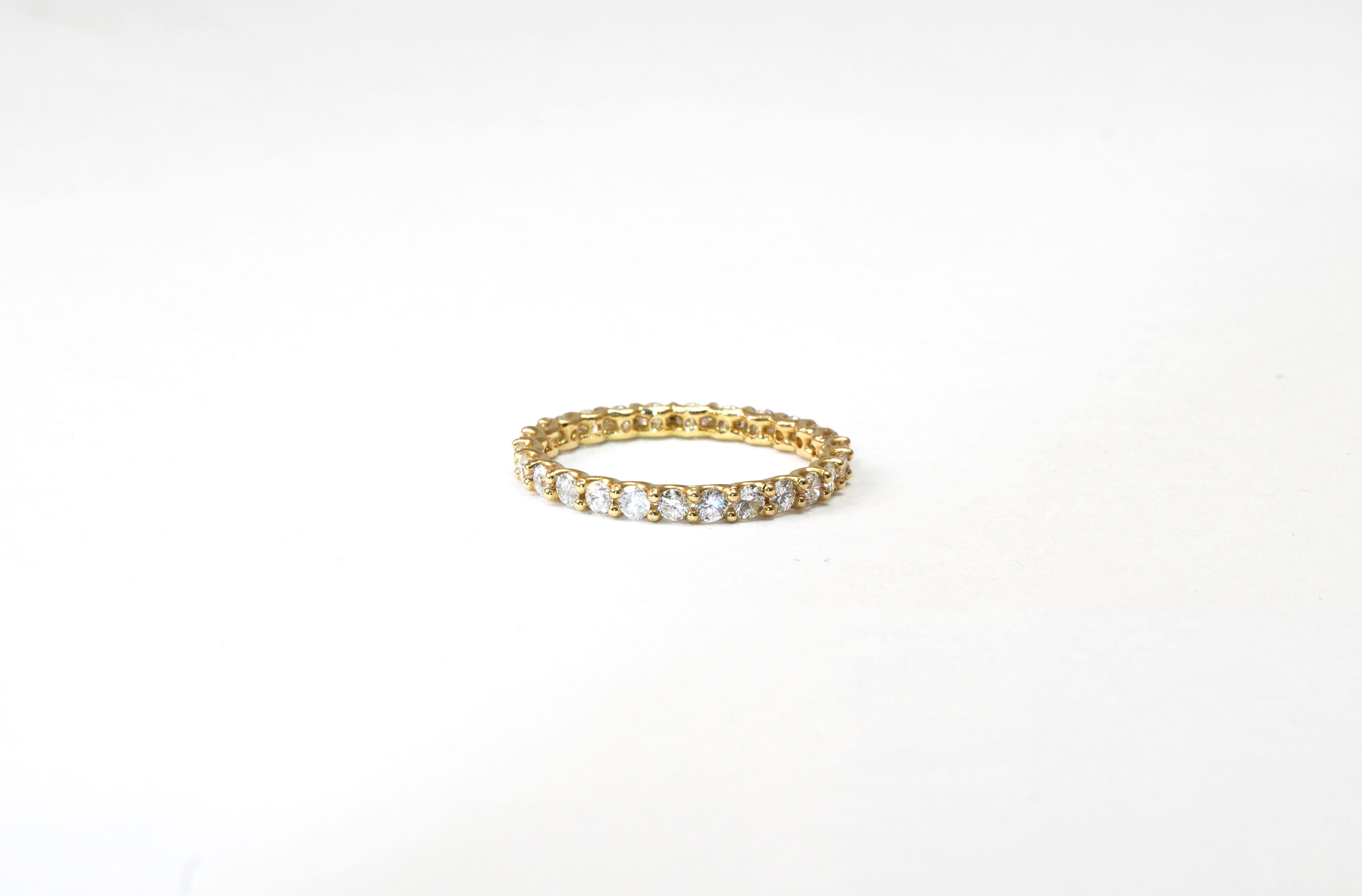 14 Kt Gold Ring with Diamonds In New Condition For Sale In София, BG