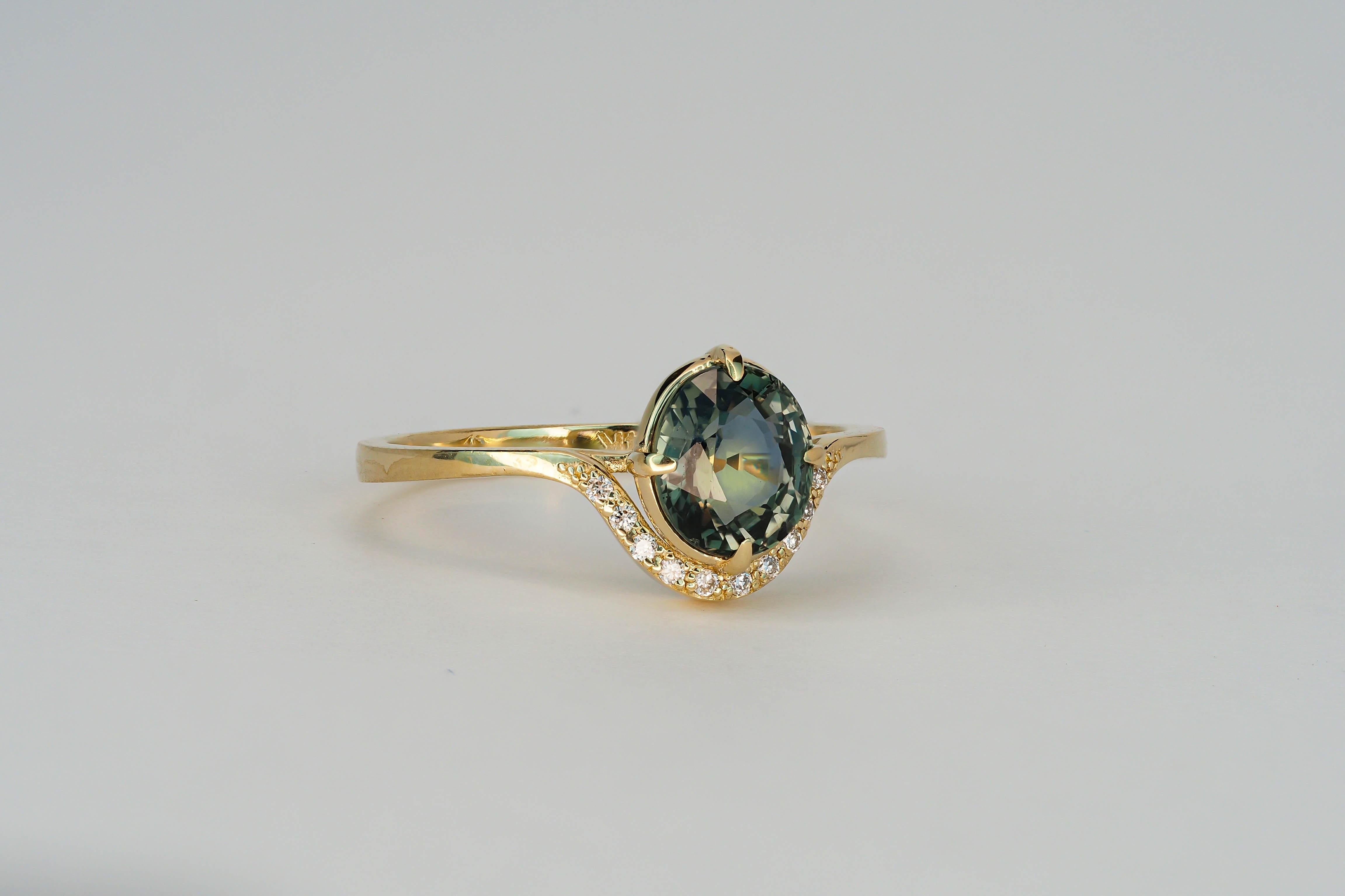 Modern 14 Kt Gold Ring with Sapphire and Diamonds
