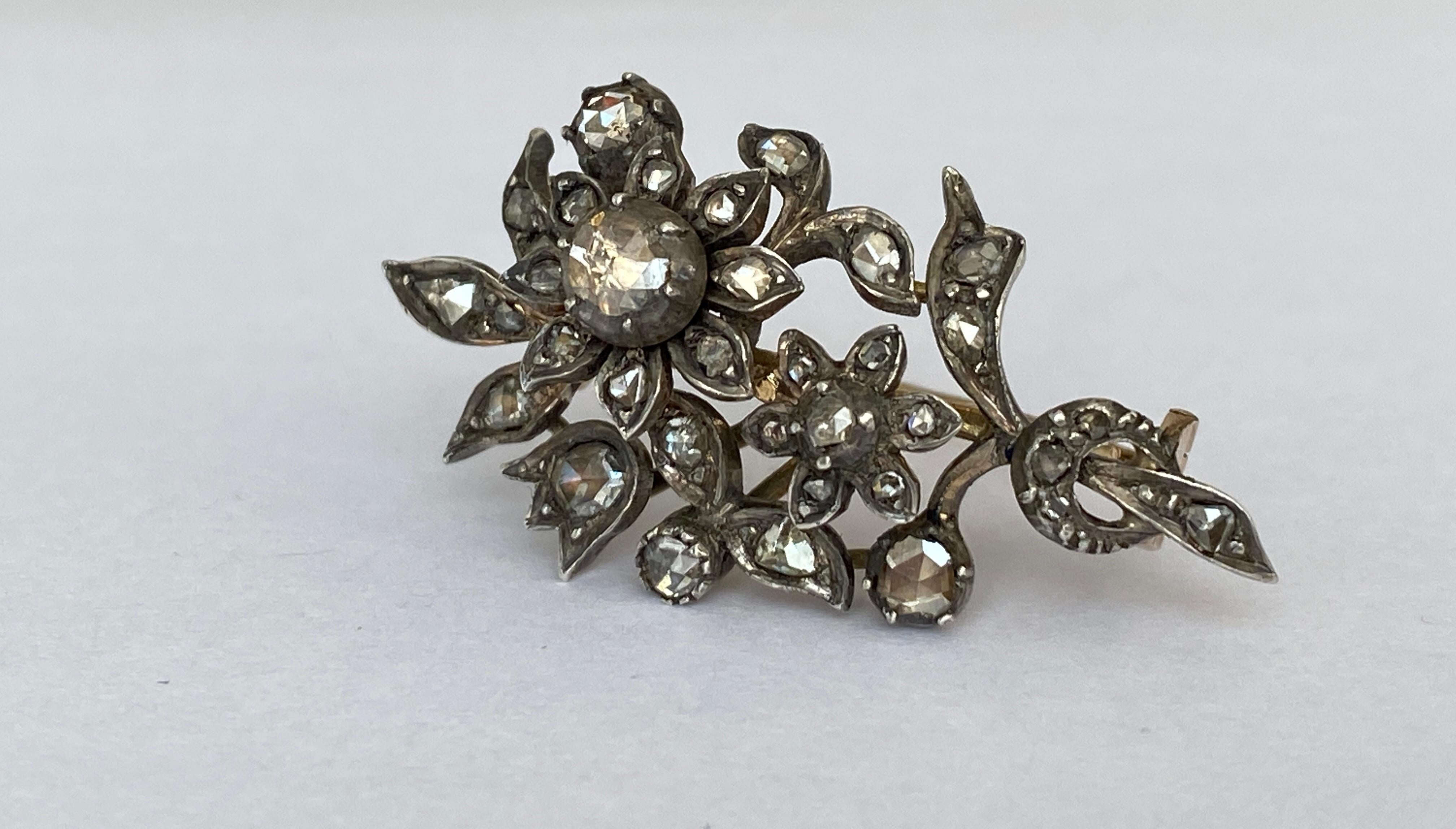 14 Kt.  Antique Gold, Silver Brooch with 0.90 ct rose cut  Diamonds In Good Condition In AMSTERDAM, NL