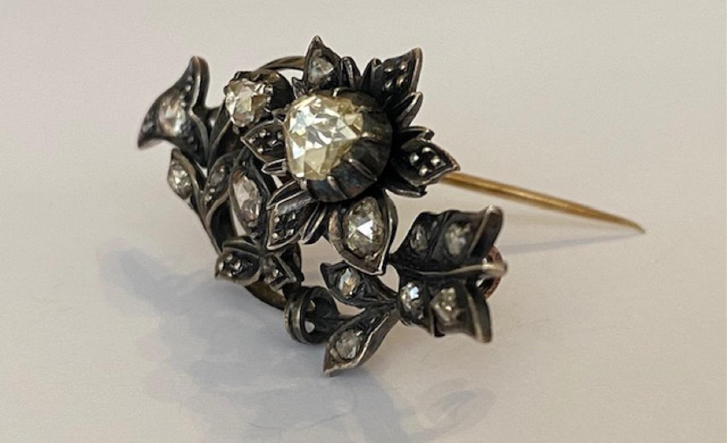 14 Kt. Gold, Silver Brooch with 1.20 Ct rose cut  Diamonds In Good Condition For Sale In AMSTERDAM, NL