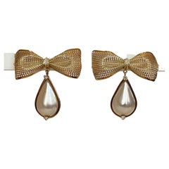 14 kt. Mabe pearls, Yellow gold earrings with diamonds