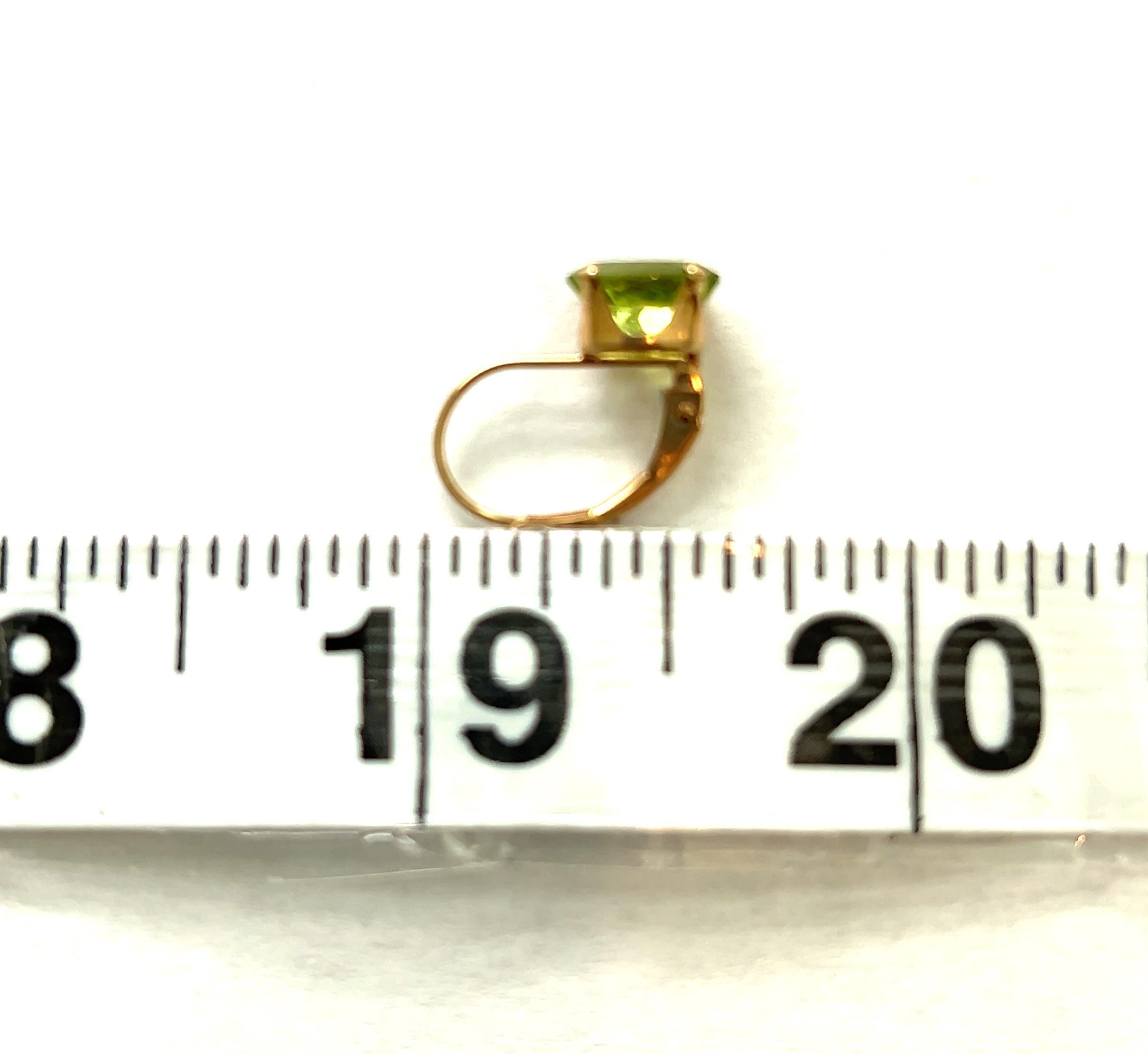 14 KT Peridot Lever Back Earrings In Good Condition In Towson, MD