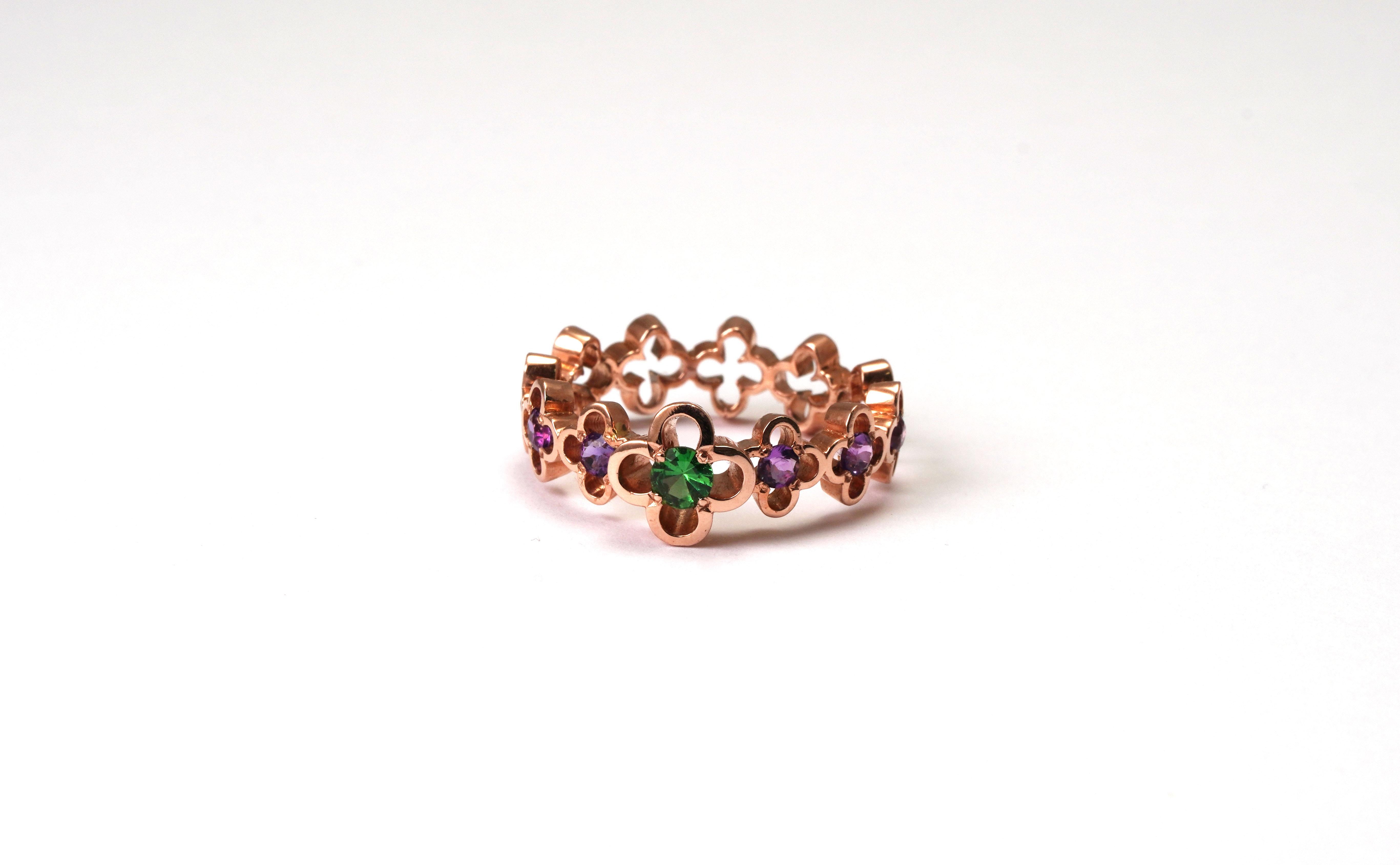 Modern 14 kt Rose Gold Tsavorite Amethyst Ring For Sale