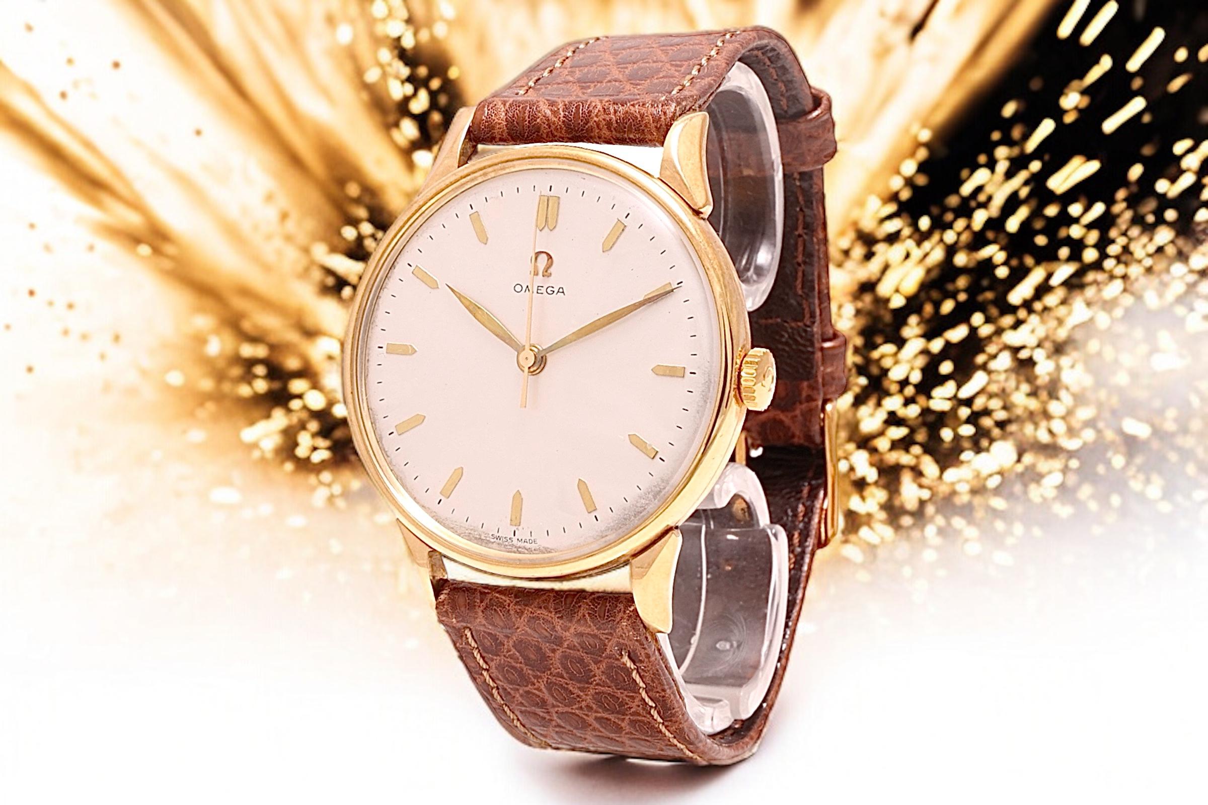 Montre-bracelet de collection Omega Jumbo, Cal 30 T2 SCPC, en or jaune massif 14 carats en vente 11