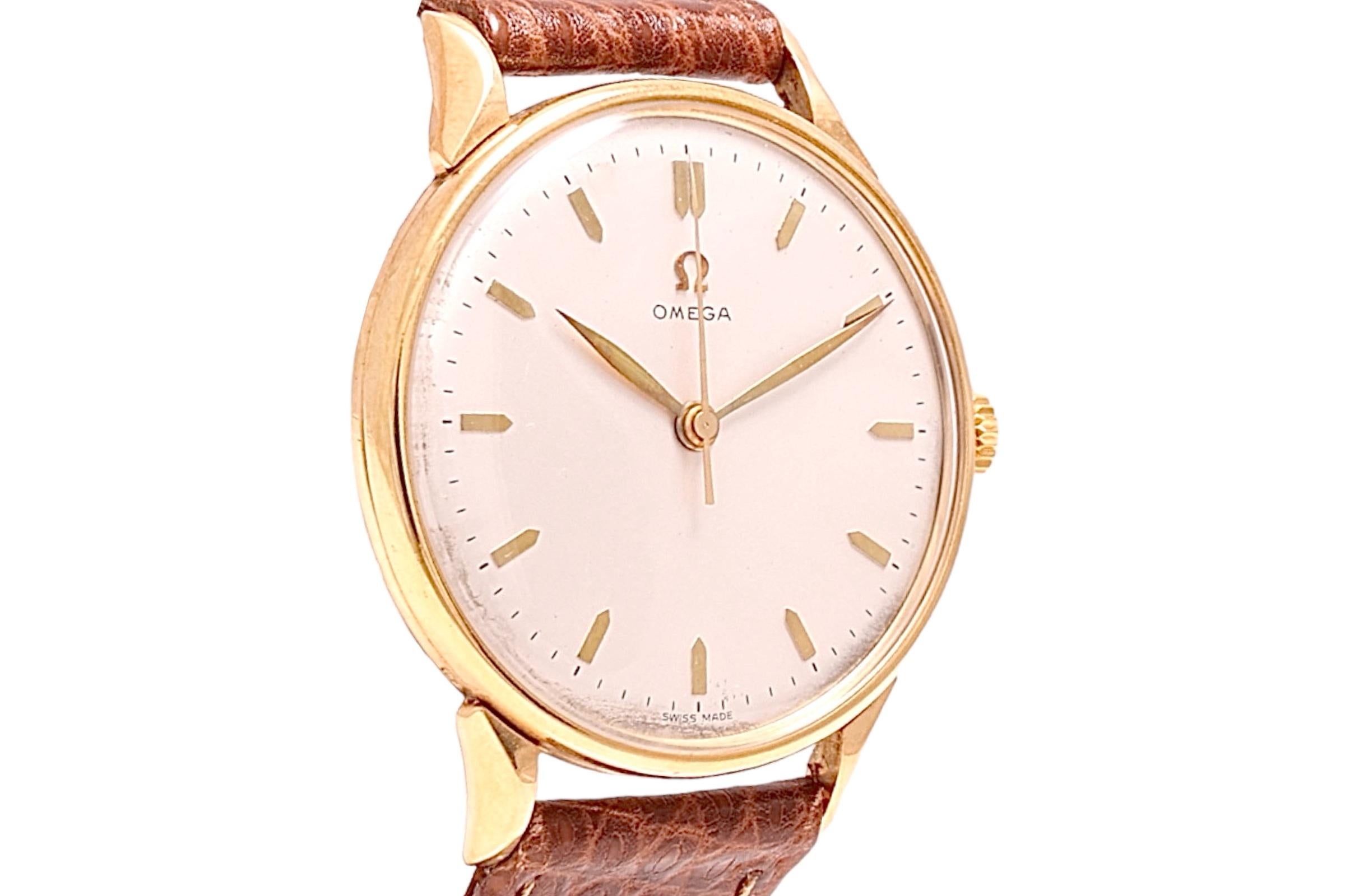 14 Kt Solid Yellow Gold Omega Jumbo, Cal 30 T2 SCPC Collectors Wrist Watch In Excellent Condition For Sale In Antwerp, BE