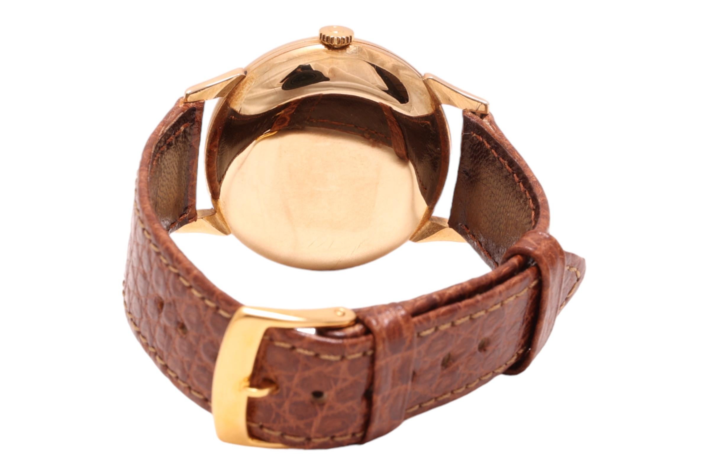 Montre-bracelet de collection Omega Jumbo, Cal 30 T2 SCPC, en or jaune massif 14 carats en vente 3