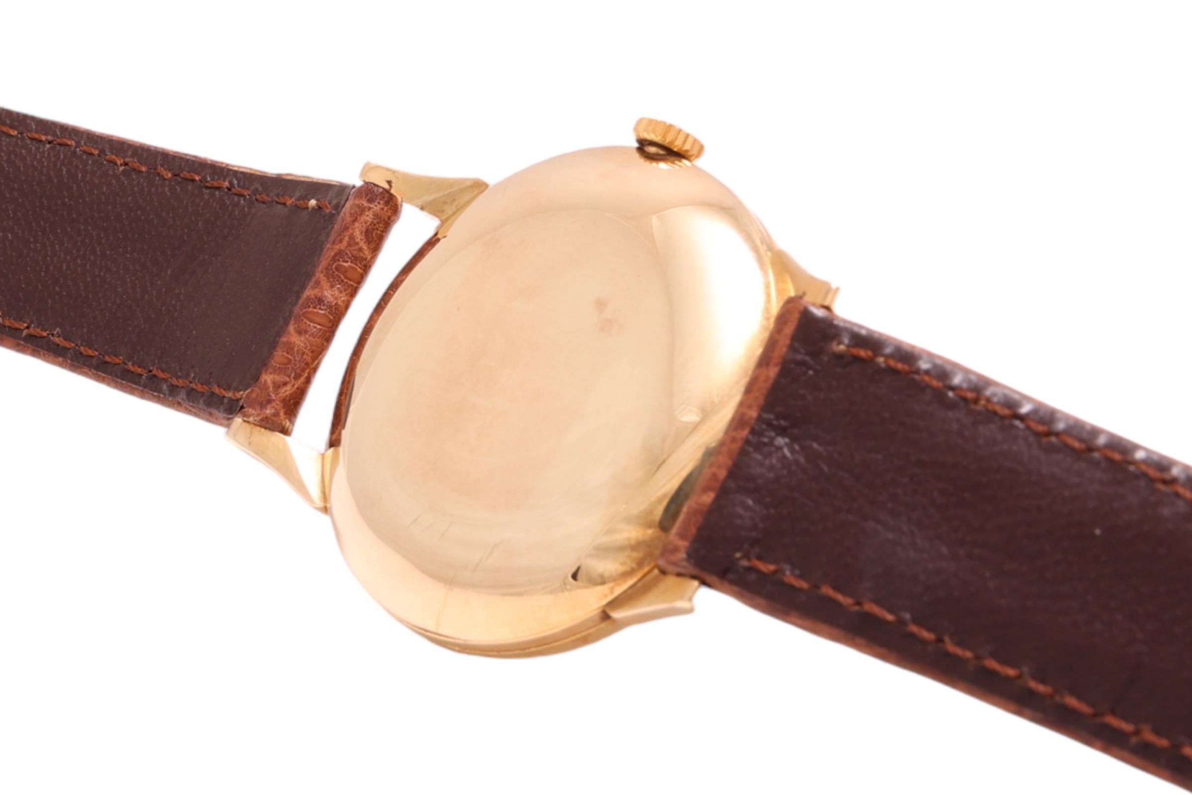 Montre-bracelet de collection Omega Jumbo, Cal 30 T2 SCPC, en or jaune massif 14 carats en vente 4