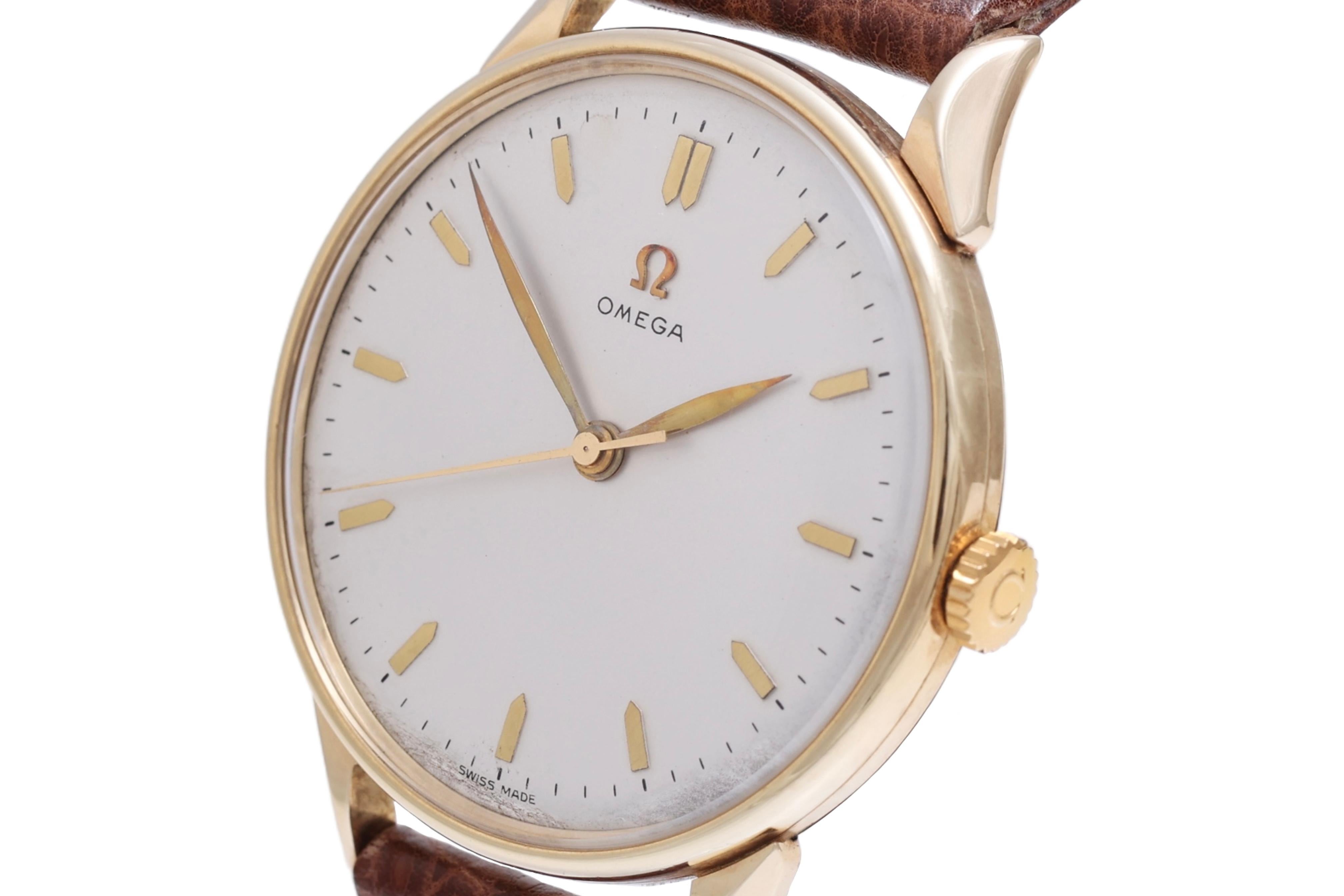 Rare Collectors 14 Kt Yellow Gold Omega Jumbo, Cal 30 T2 SCPC

Movement : Mechanical Manual Winding, Caliber 30 T2 SCPC

Case : Solid 14 Kt Yellow Gold with beautiful lugs, 35.5 mm

Total weight including strap : 39.9 Gram