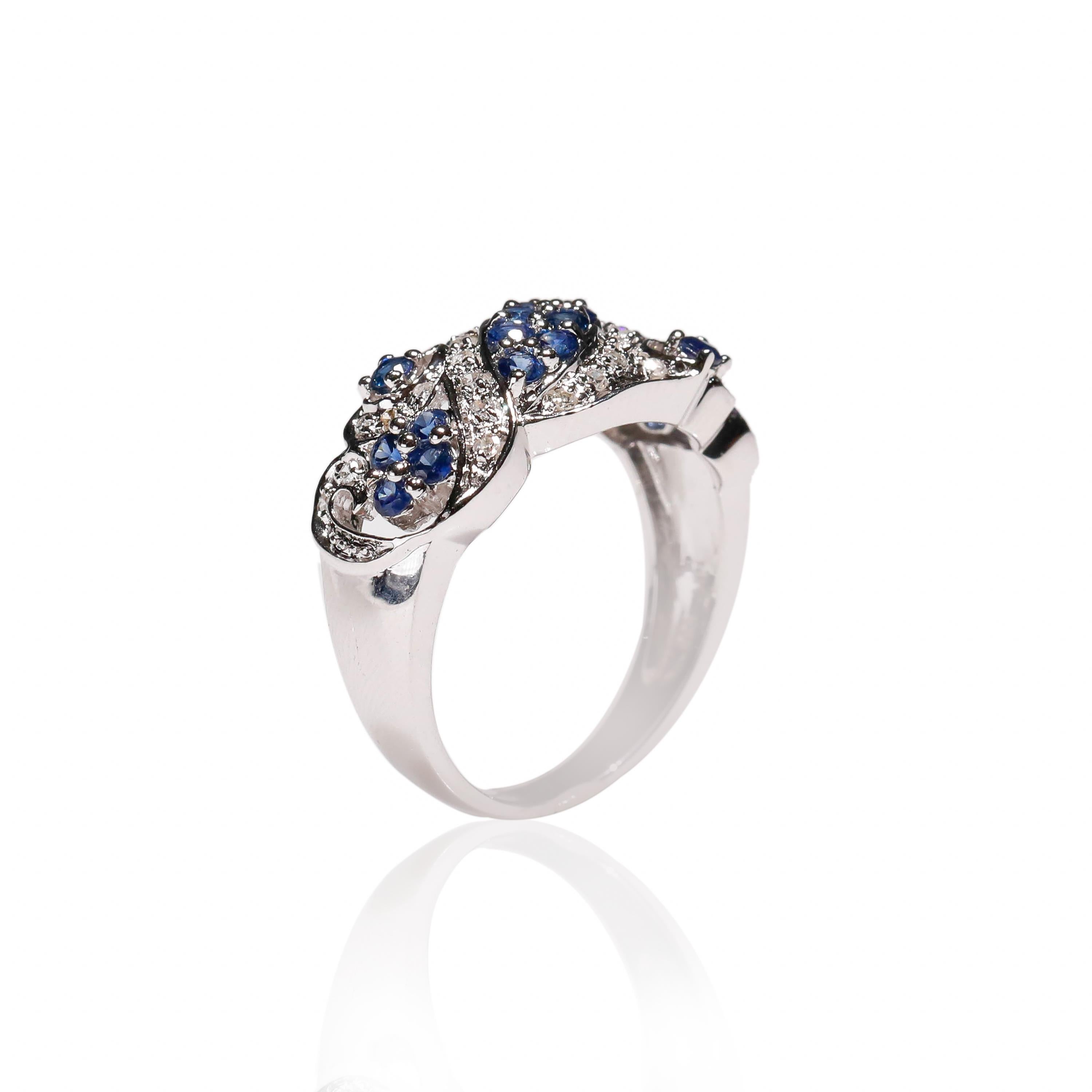 14 Karat White Gold 0.73 Carat Blue Sapphire Round Diamond Wedding Band Ring 1