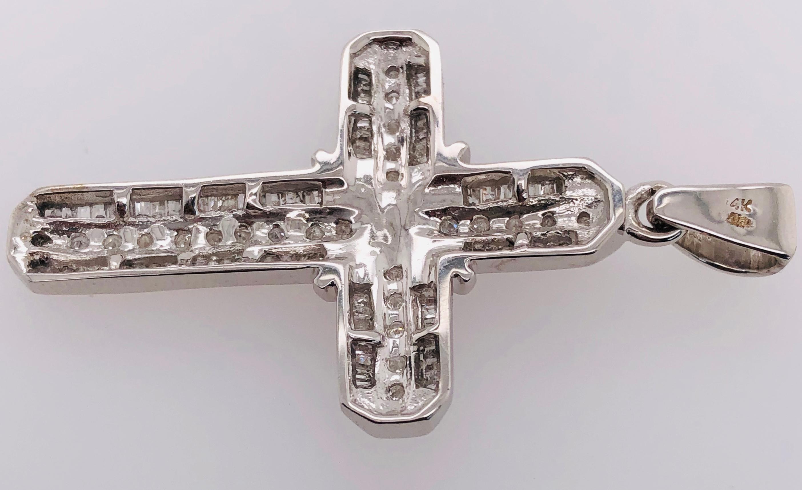 14 Karat White Gold and Diamond Cross Pendant 1.00 Total Diamond Weight In Good Condition For Sale In Stamford, CT