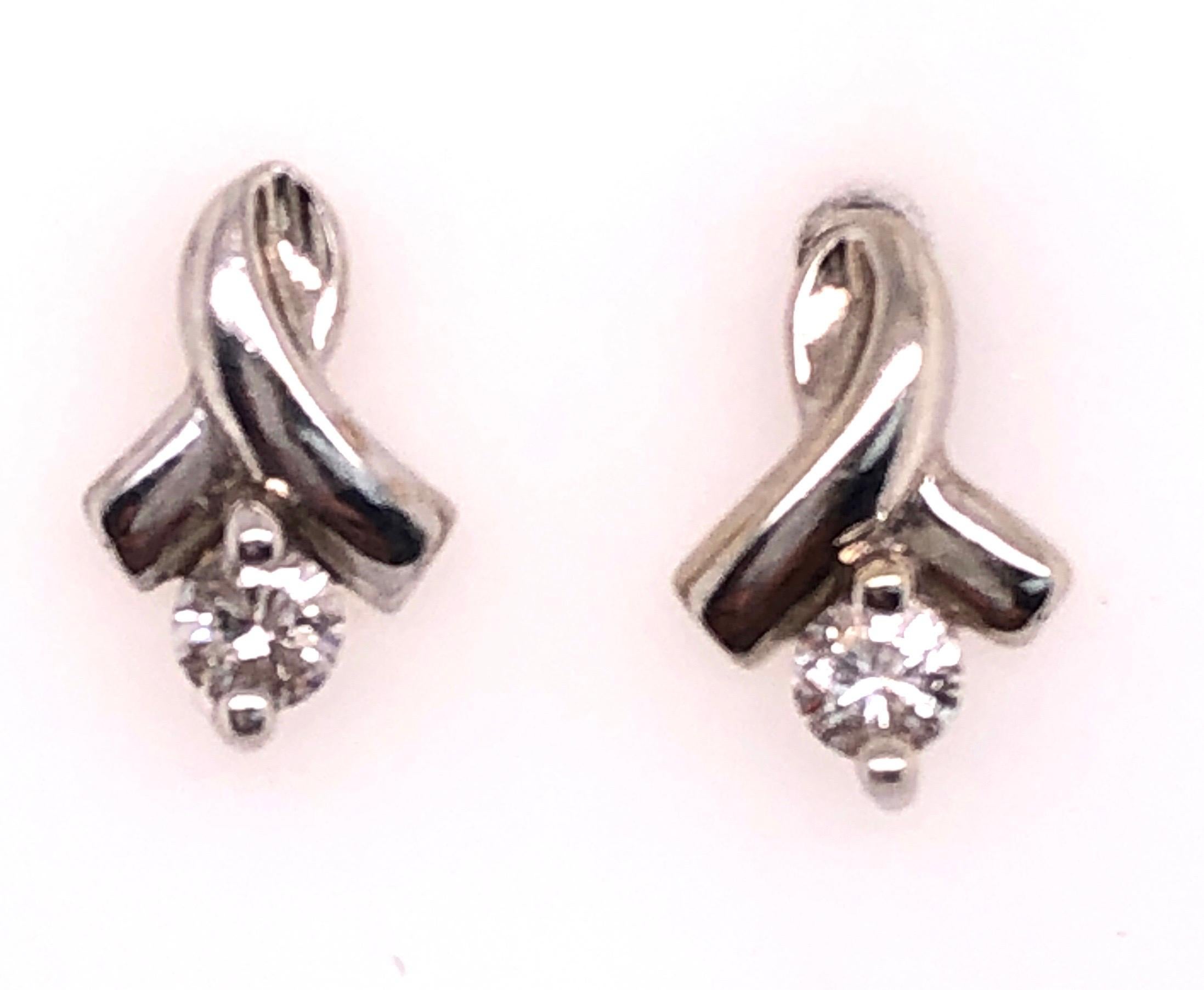 Round Cut 14 Karat White Gold and Diamond Drop Earrings 0.30 Total Diamond Weight For Sale