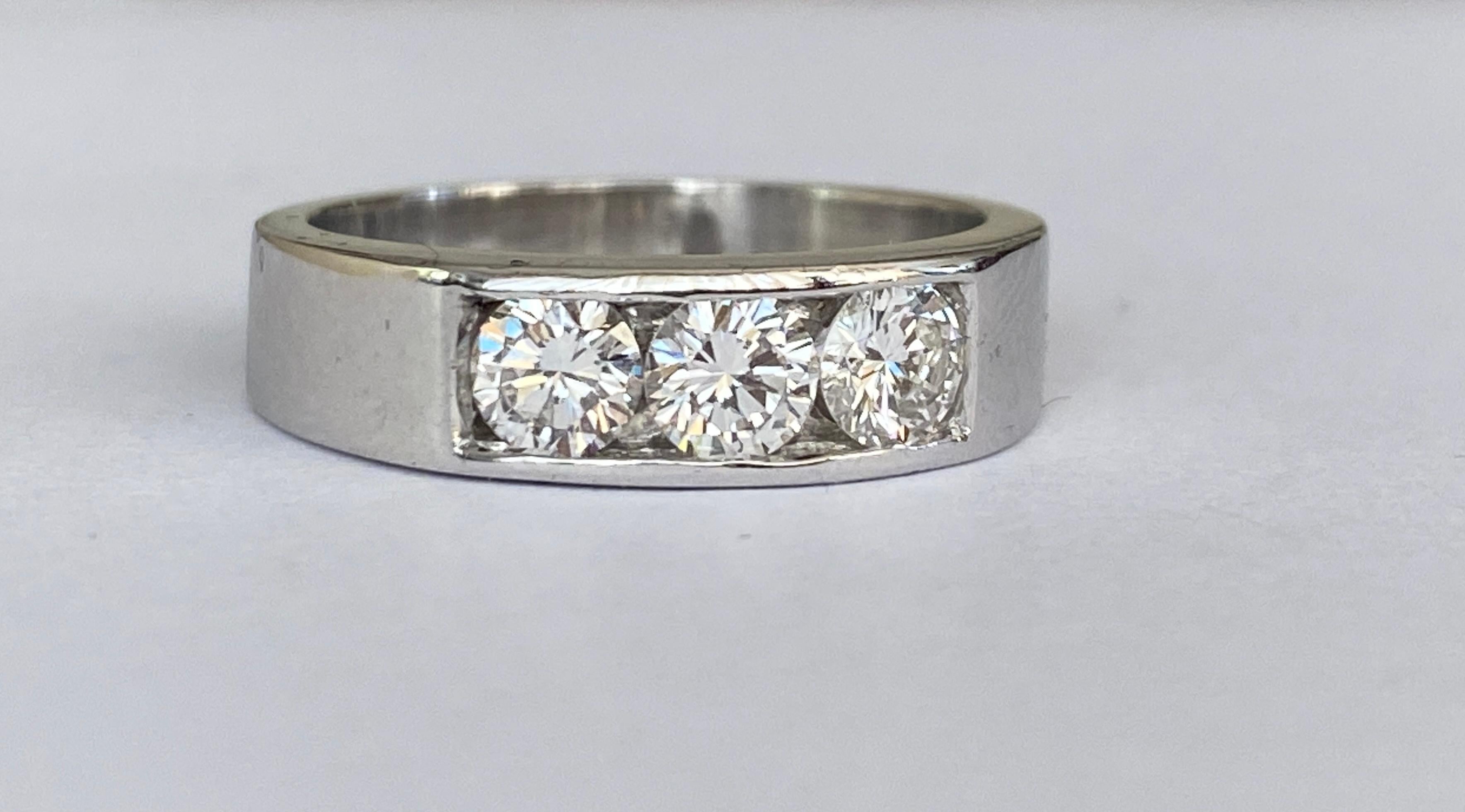Contemporary 14 kt. White gold Band Three stones Ring with Diamonds For Sale
