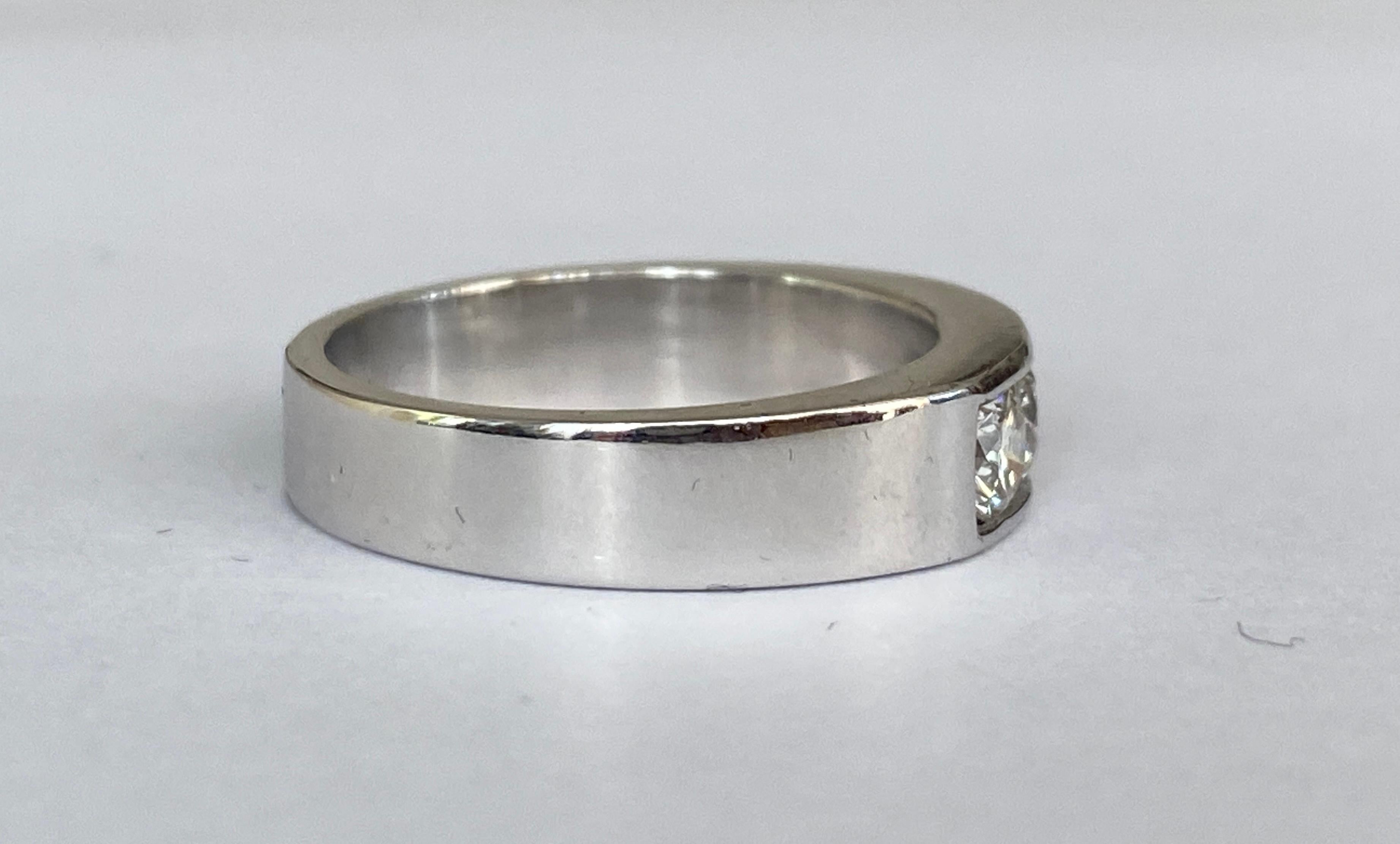 Brilliant Cut 14 kt. White gold Band Three stones Ring with Diamonds