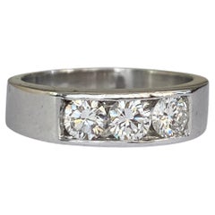 14 kt. White gold Band Three stones Ring with Diamonds