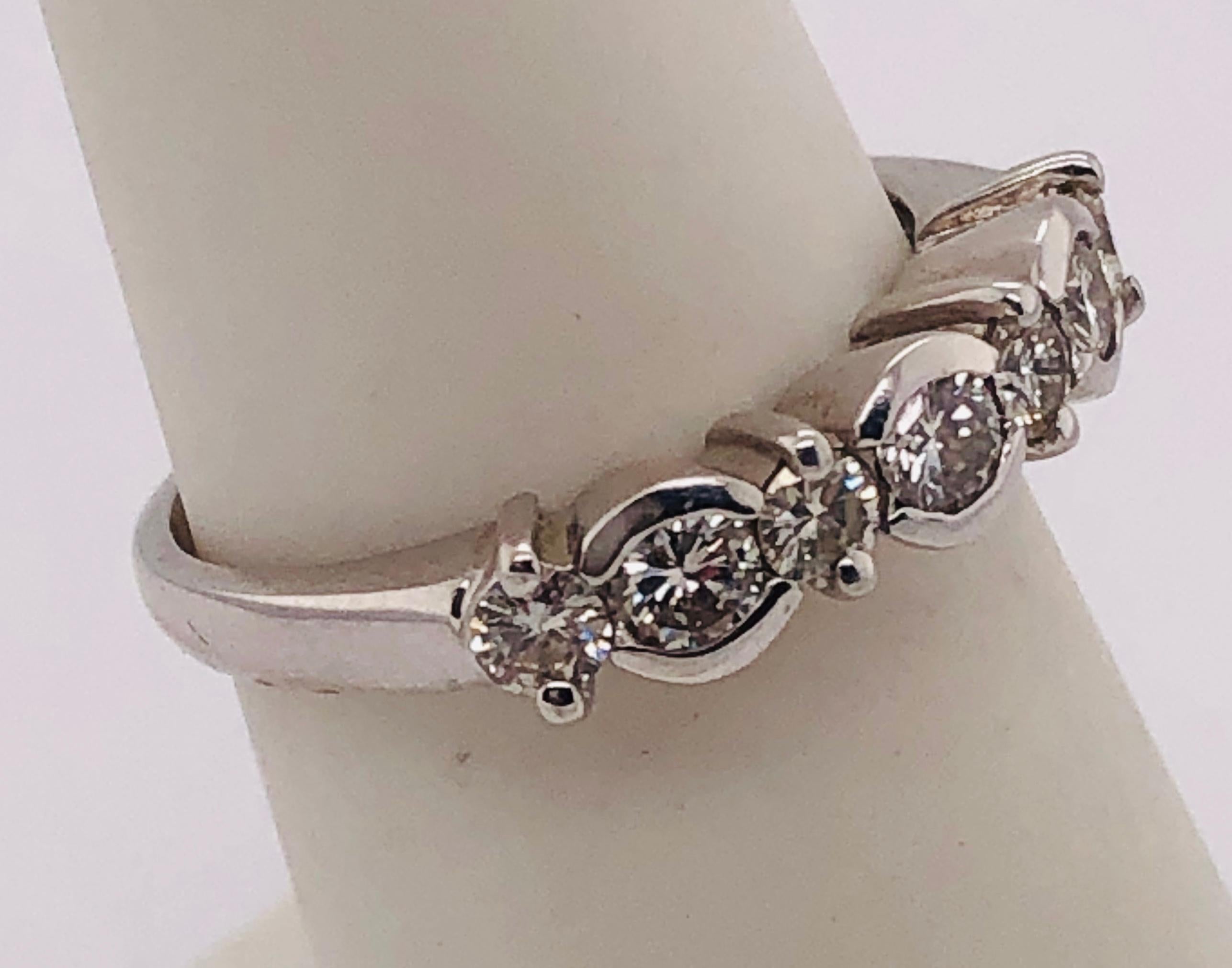 Women's or Men's 14 Karat White Gold Diamond Band Anniversary Bridal Ring 0.75 TDW For Sale
