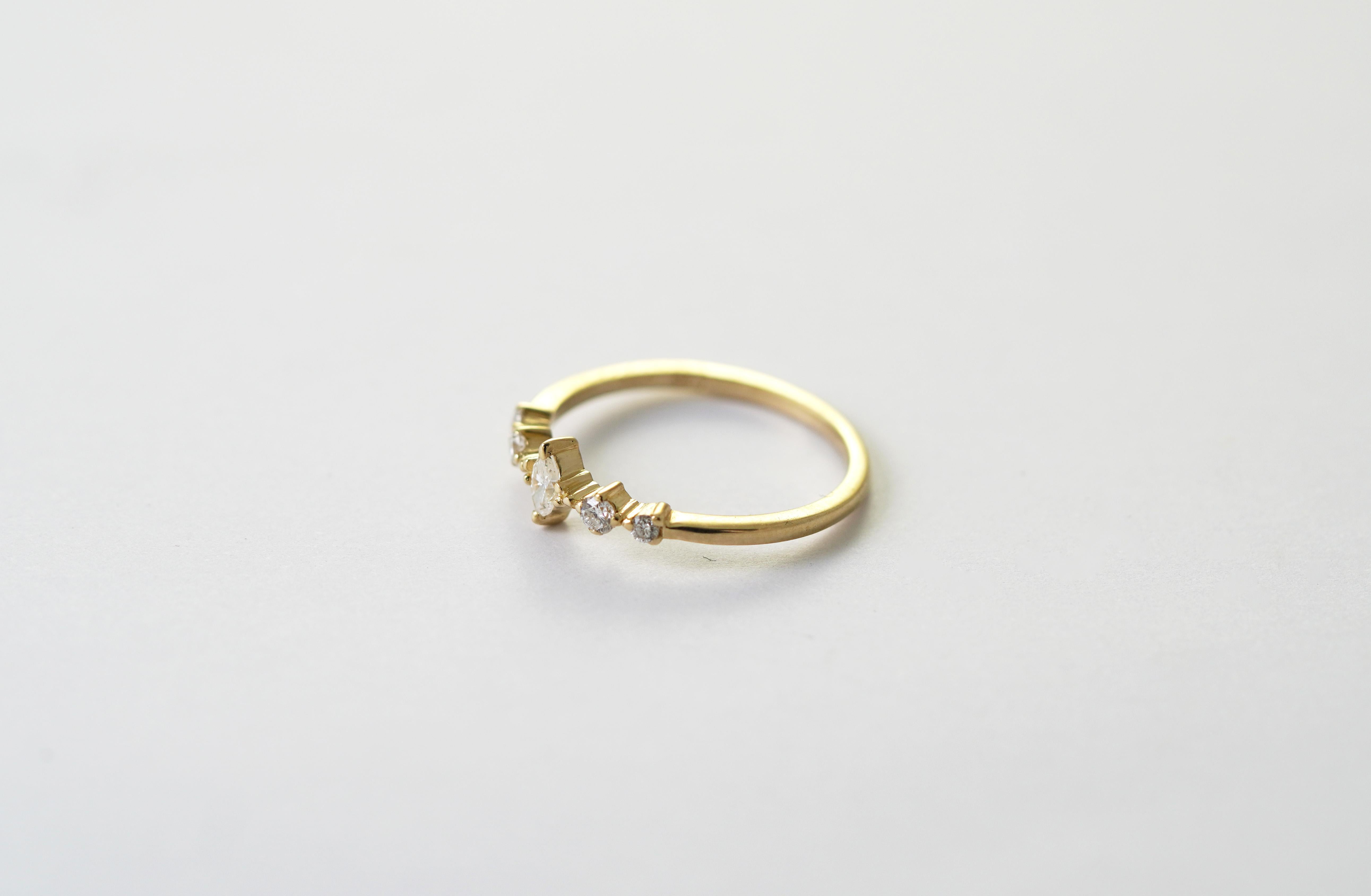 Moderno Anello con diamante in oro bianco 14 kt in vendita