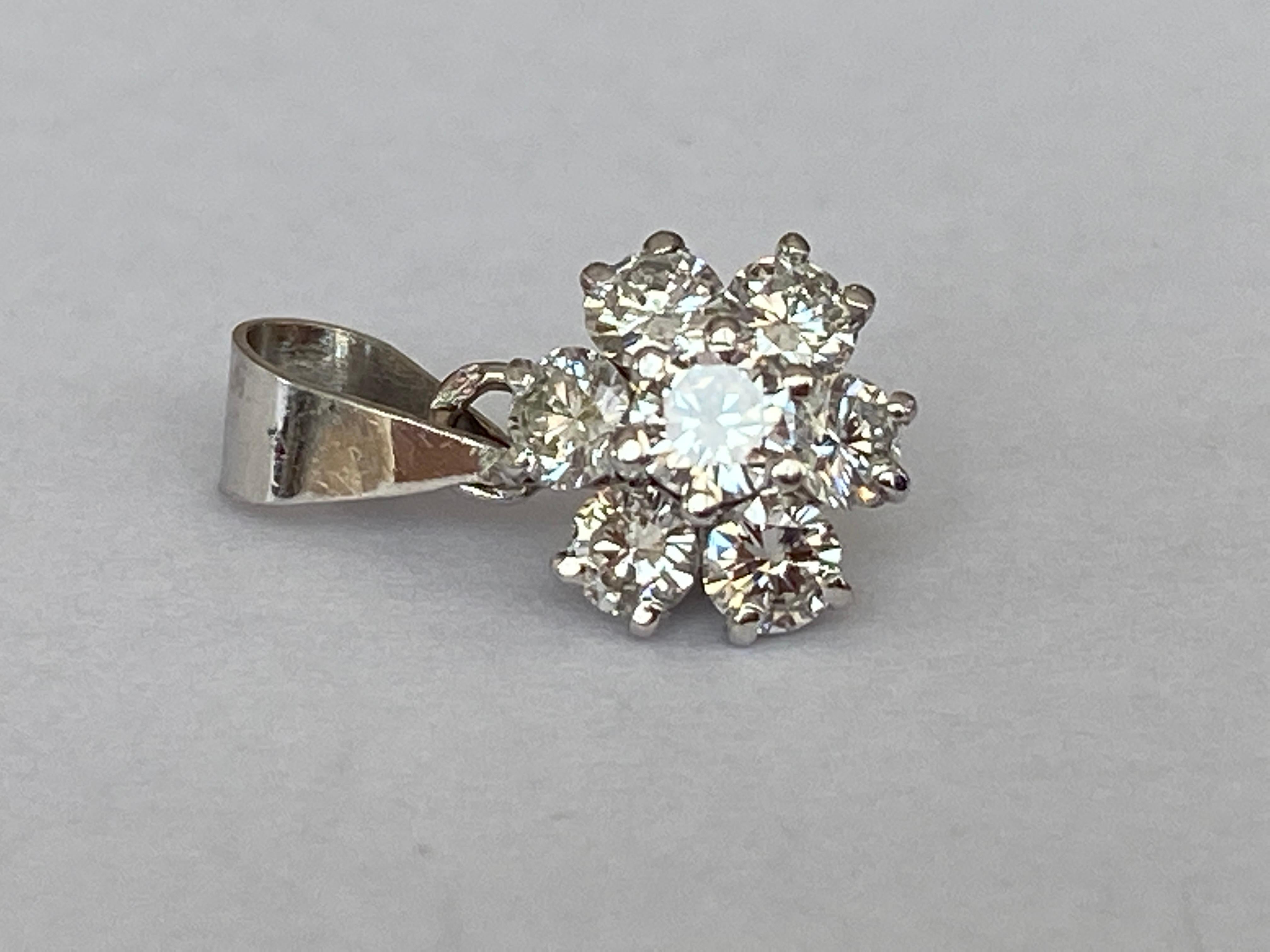 Dopoguerra Pendente a rosetta con diamante in oro bianco 14 kt in vendita