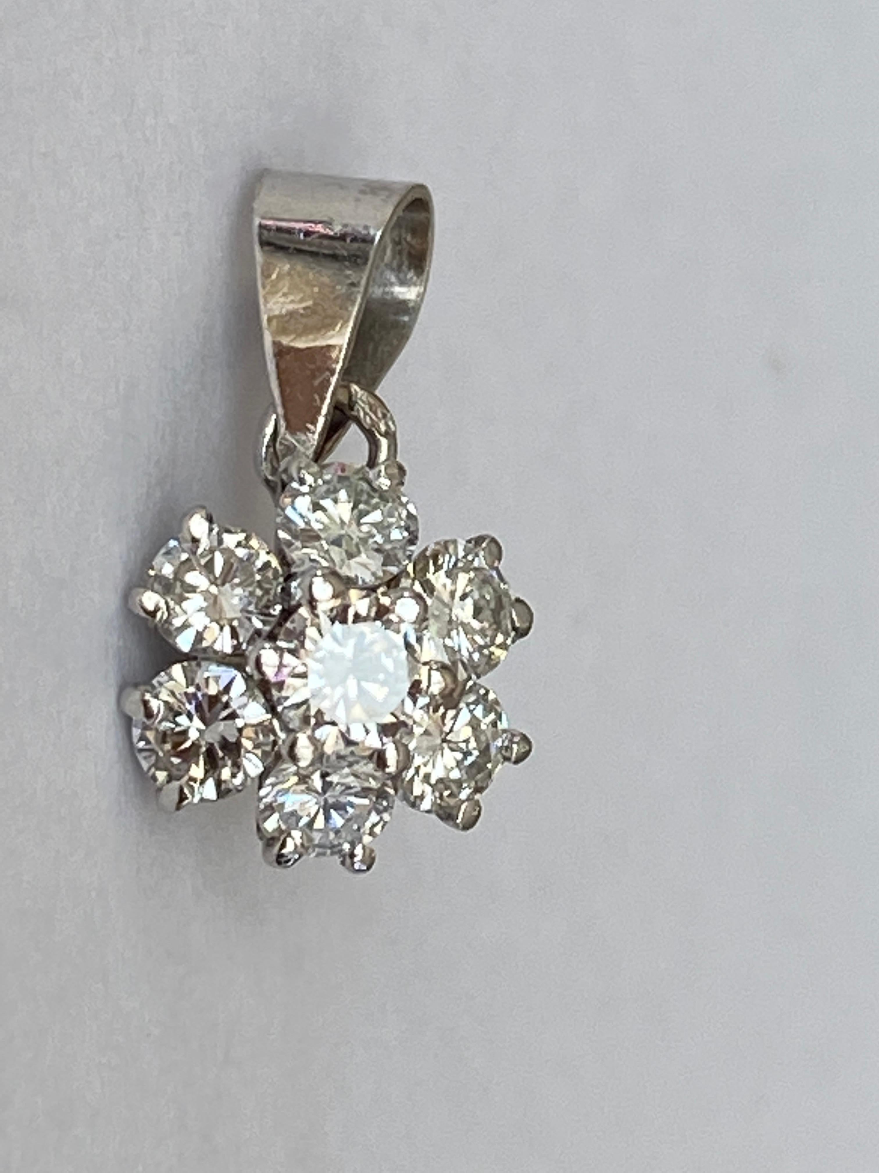Taglio brillante Pendente a rosetta con diamante in oro bianco 14 kt in vendita