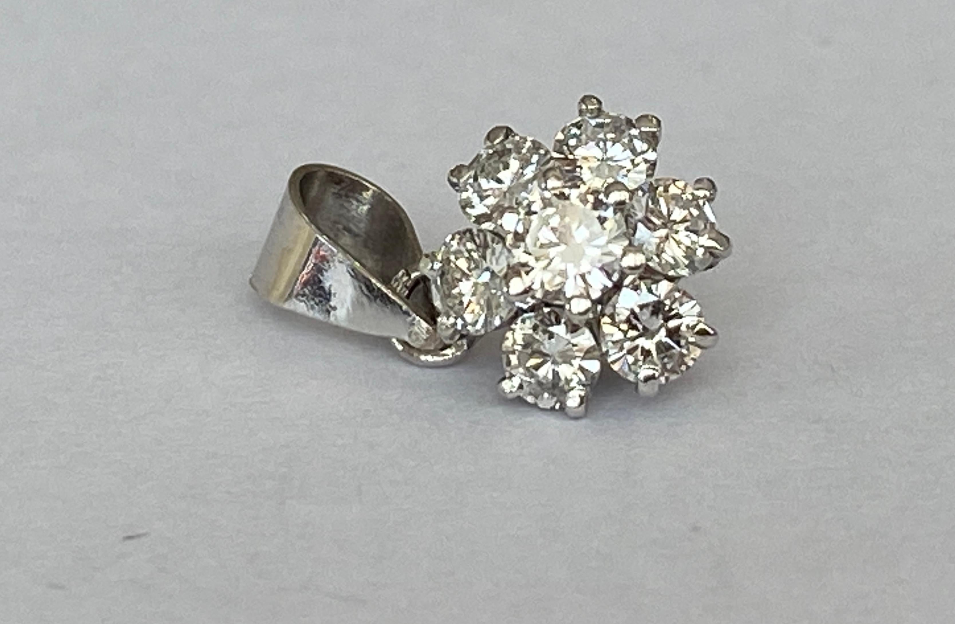 Donna Pendente a rosetta con diamante in oro bianco 14 kt in vendita