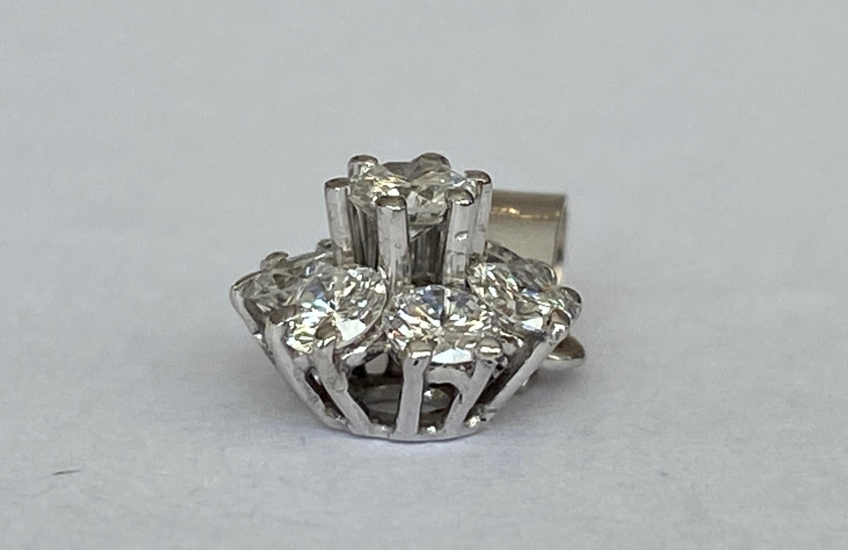 Pendente a rosetta con diamante in oro bianco 14 kt in vendita 2