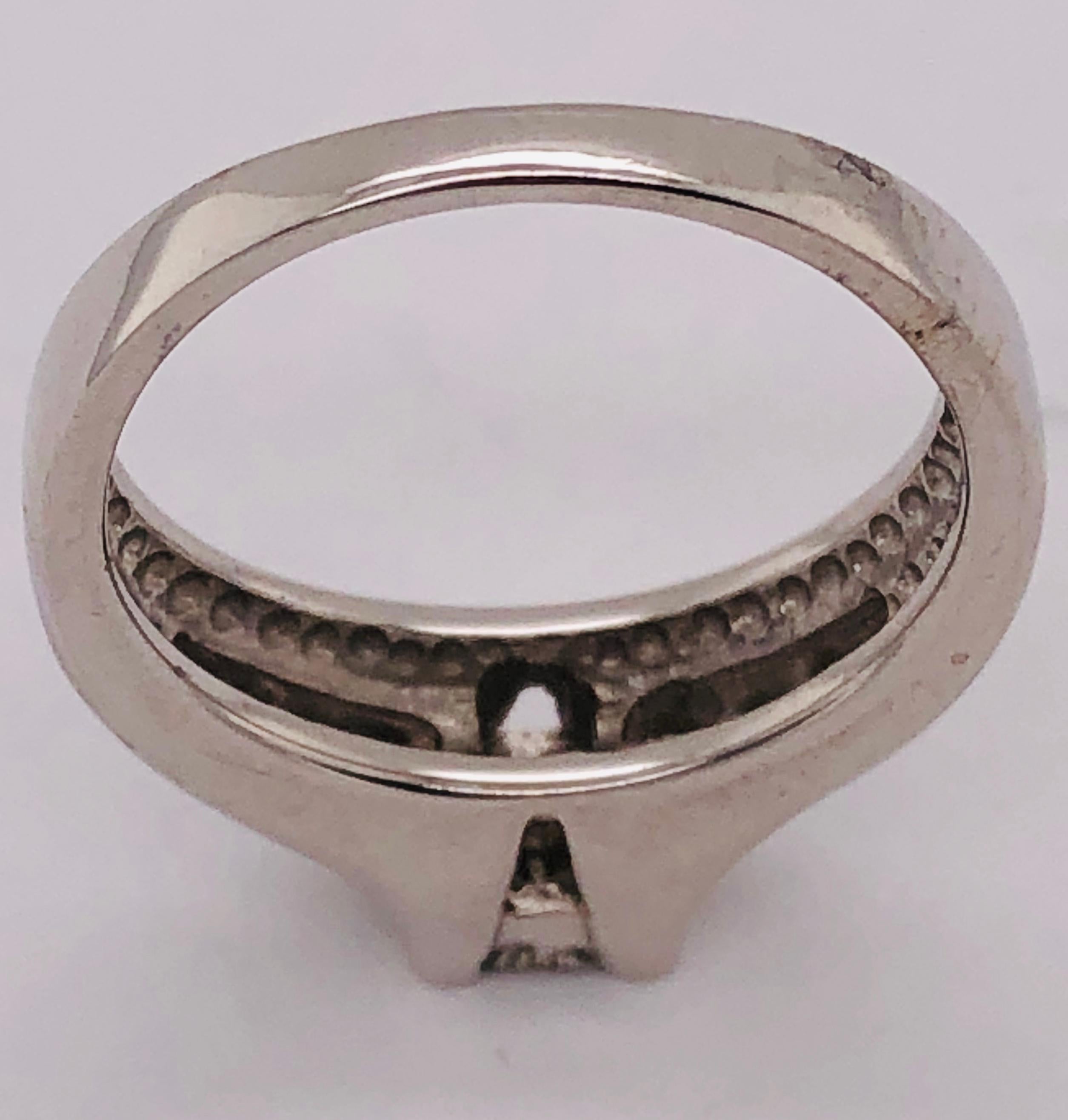 14 Karat White Gold Engagement Bridal Ring with Center Cluster Diamonds 1.00 TDW For Sale 1