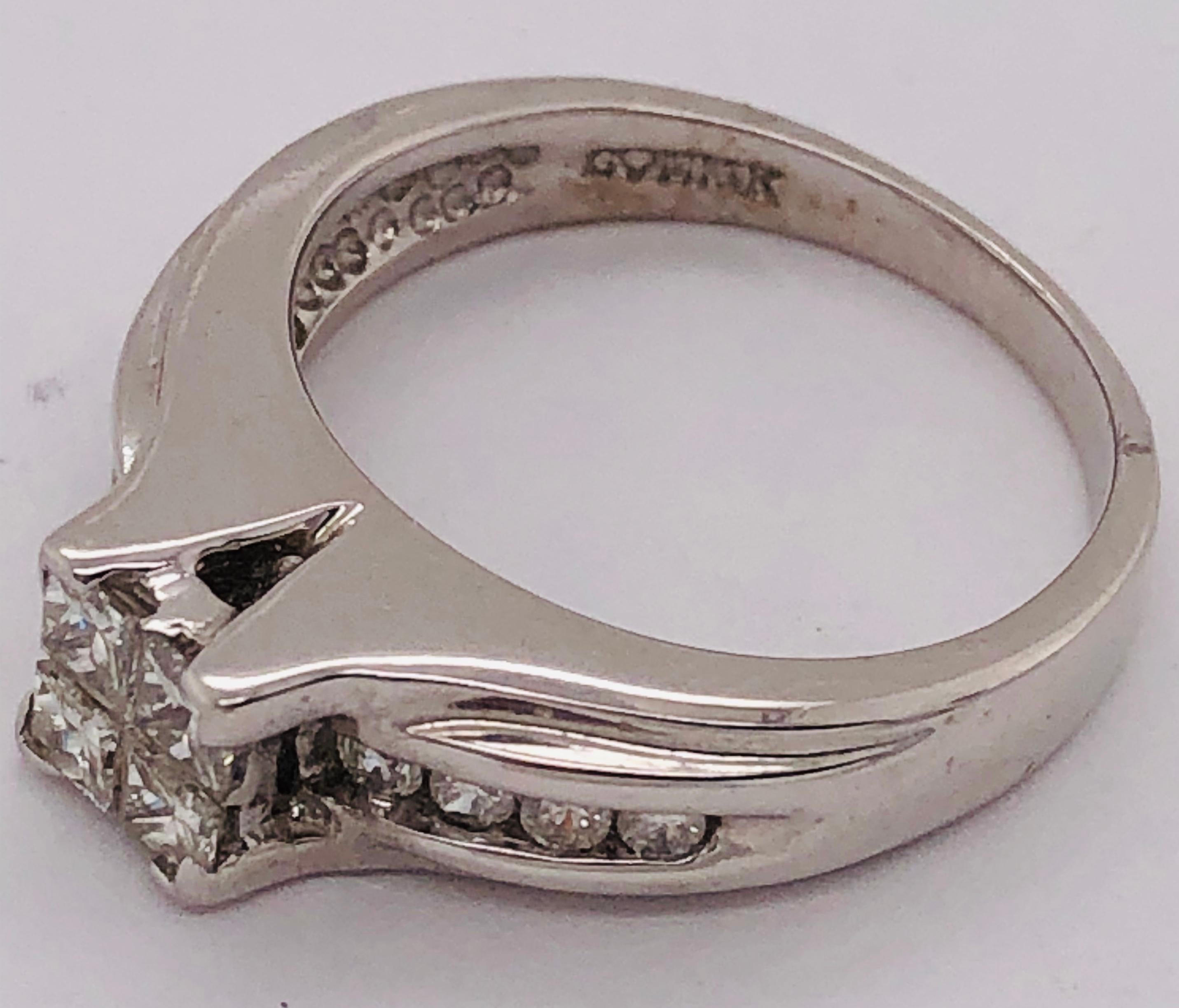 14 Karat White Gold Engagement Bridal Ring with Center Cluster Diamonds 1.00 TDW For Sale 2