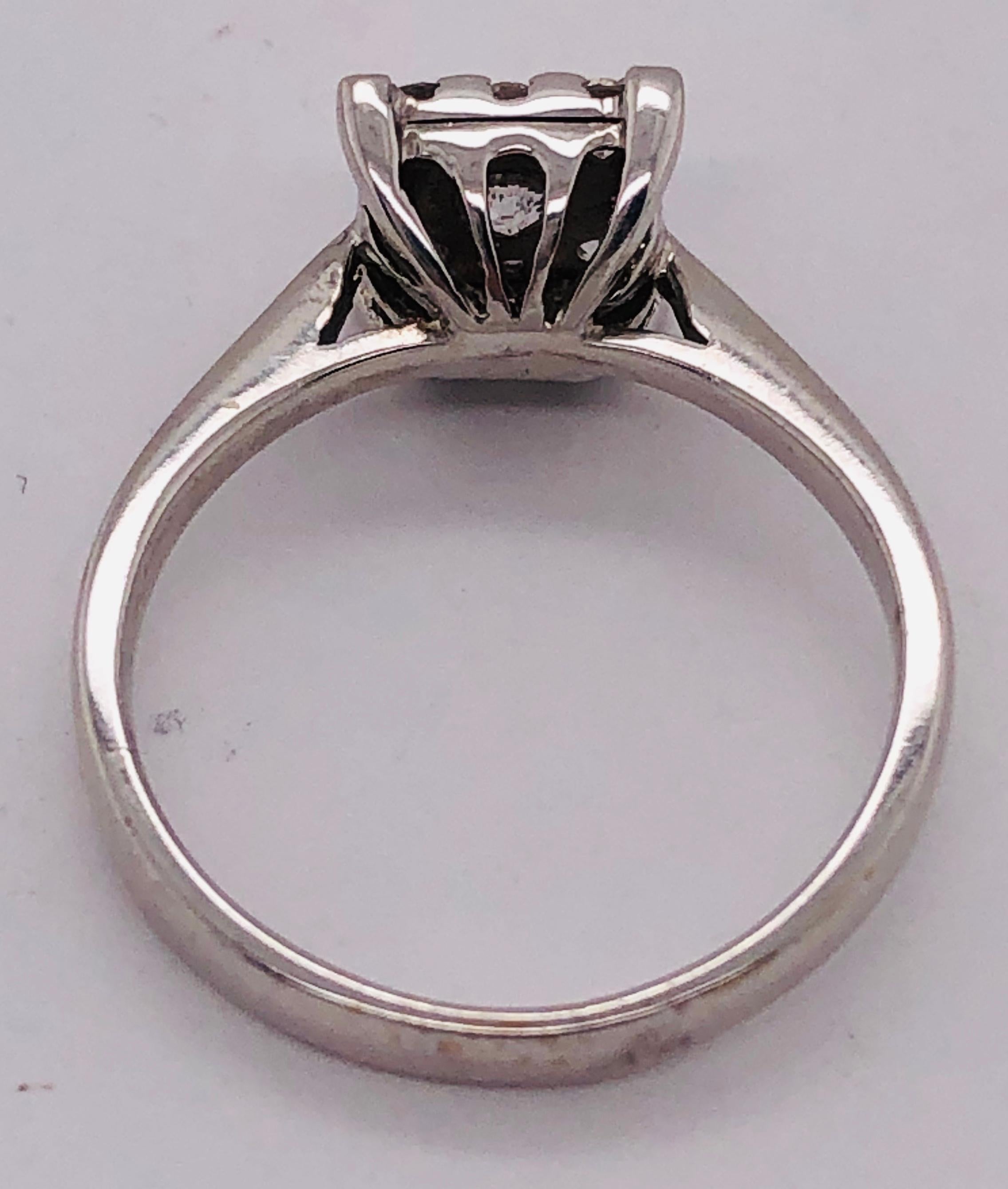 14 Karat White Gold Engagement Bridal Ring with Diamonds 0.67 TDW For Sale 3