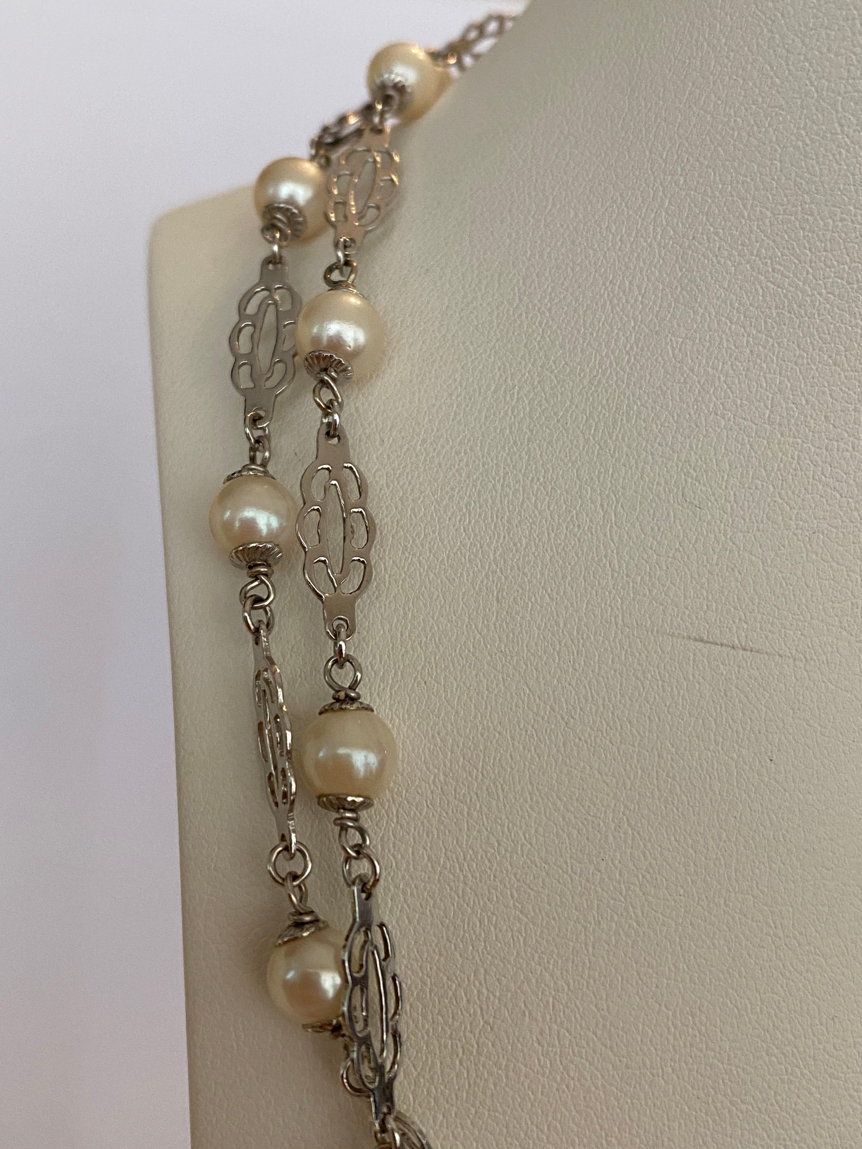 14 KT Weißgold-Halskette Sautoir mit Perlen im Angebot 4
